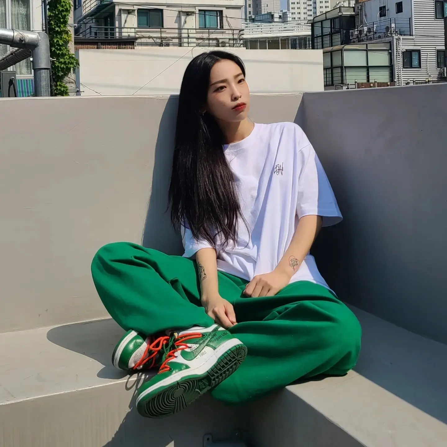 Nike x Off-White Dunk Low Pine Green 착용 스타일 - 1