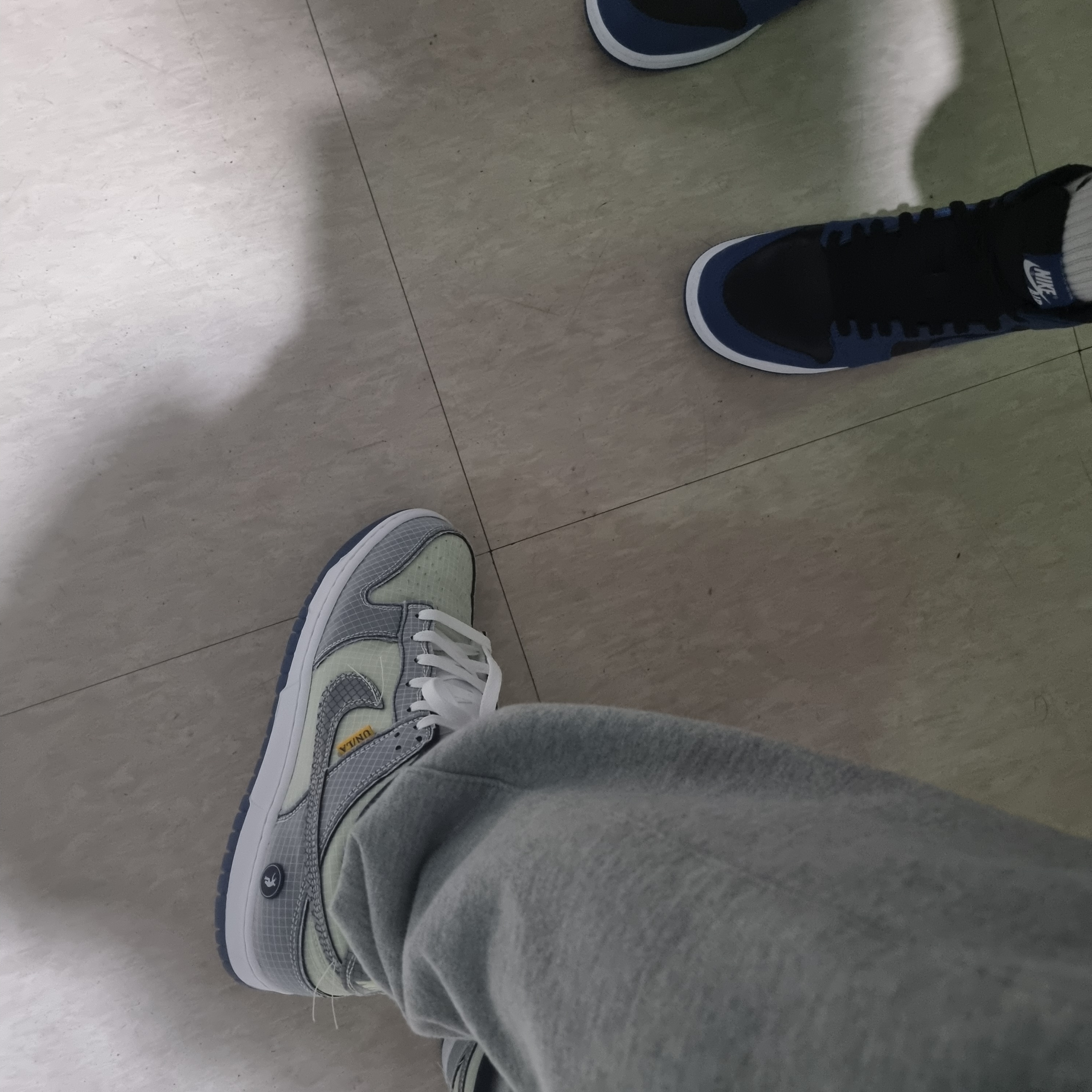 Nike x Union Dunk Low Passport Pack Pistachio, Jordan 1 Retro High OG Dark Marina Blue 착용 스타일 - 1