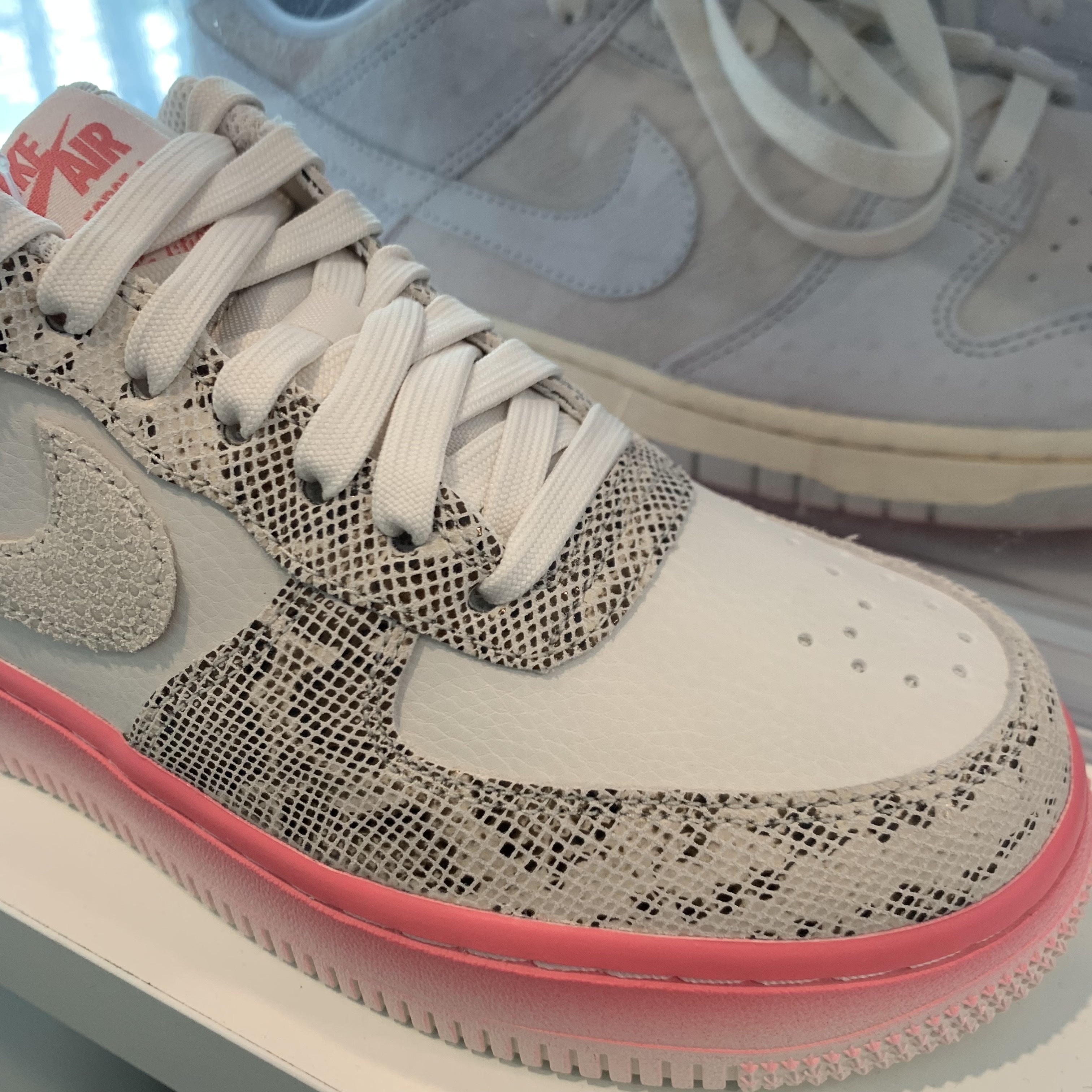 (W) Nike Air Force 1 '07 LX Our Force 1 착용 스타일 - 2