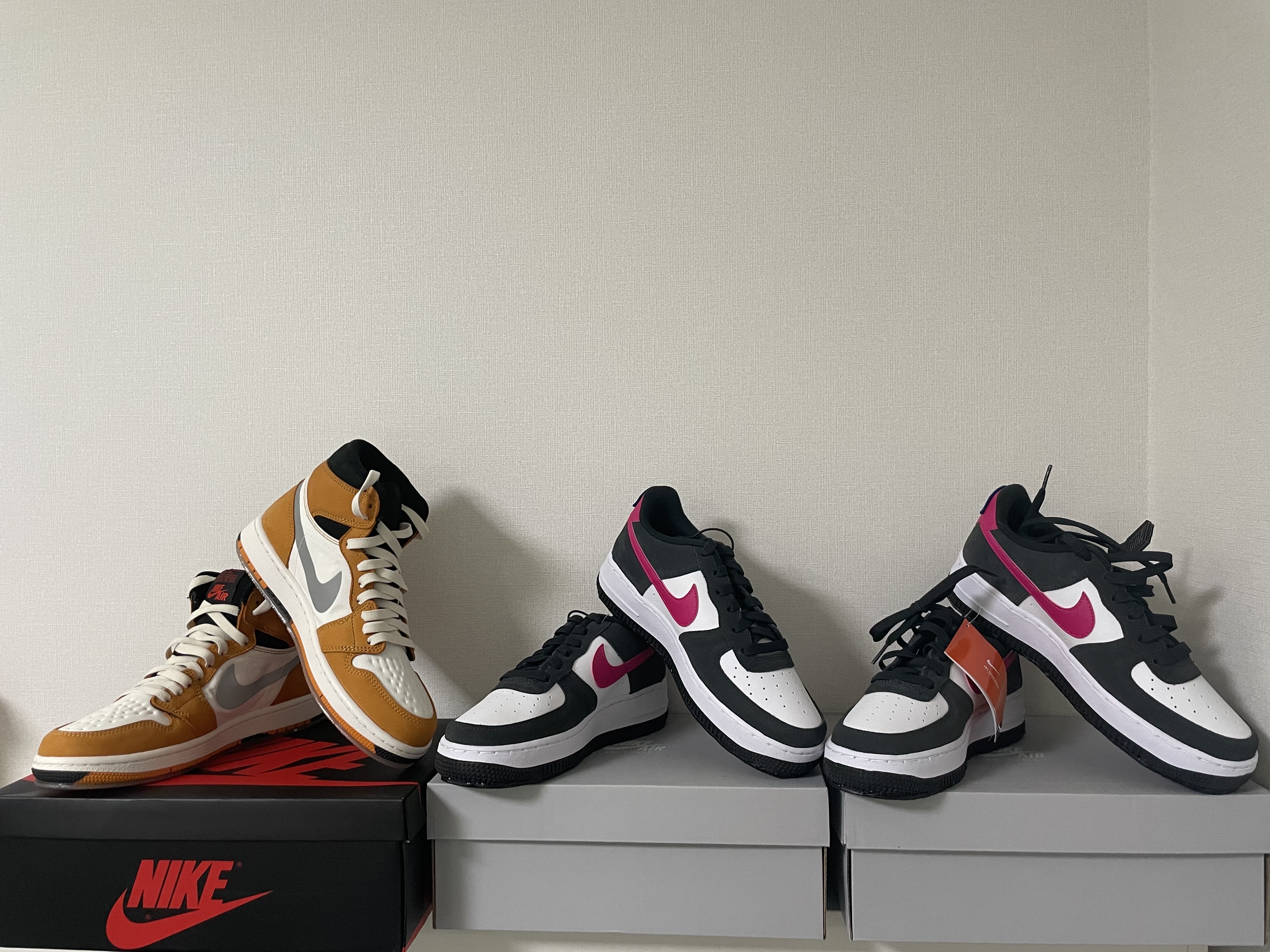 (GS) Nike Air Force 1 LV8 Athletic Club Black Pink Prime, Jordan 1 Element Gore-Tex Light Curry 착용 스타일 - 1