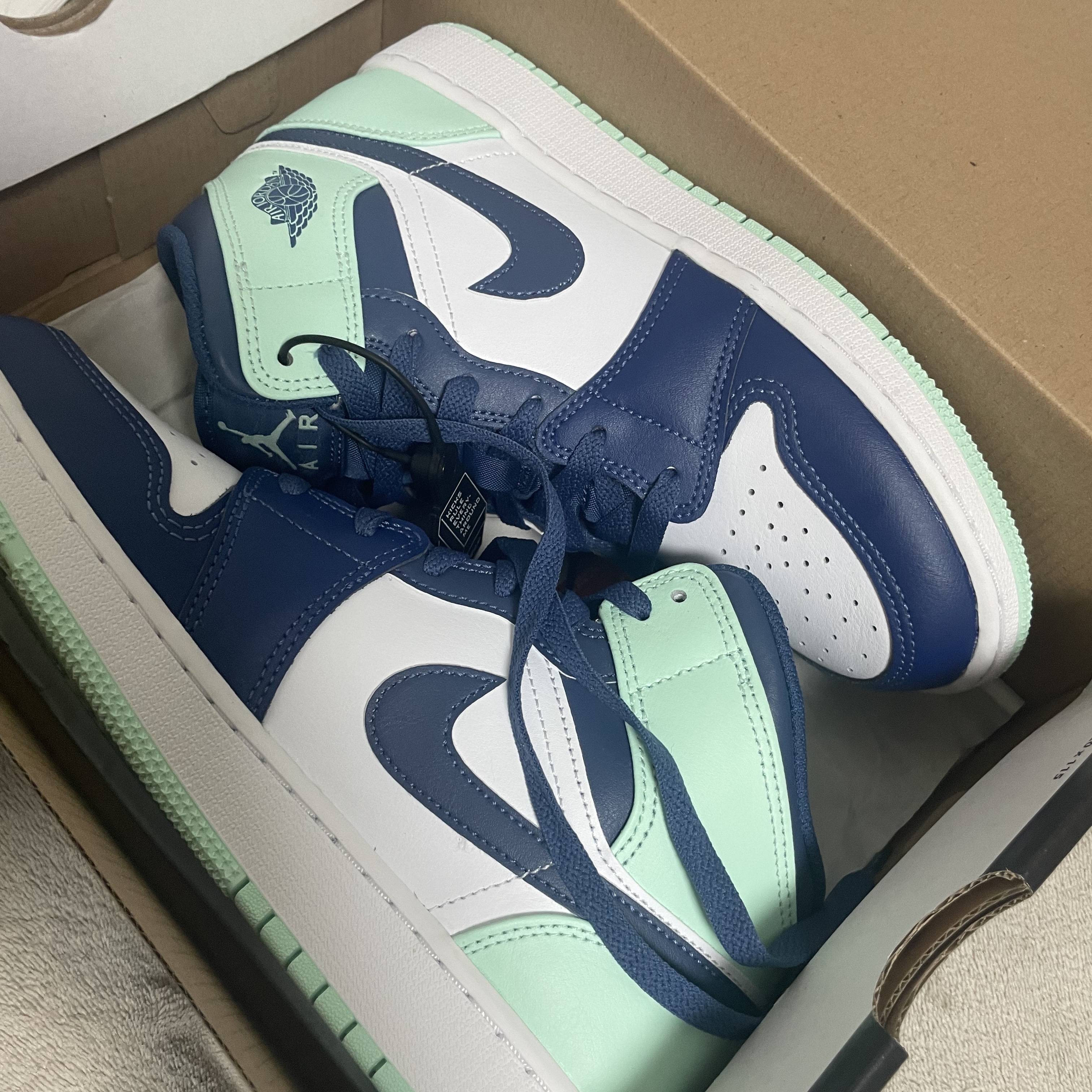 (GS) Jordan 1 Mid Blue Mint 착용 스타일