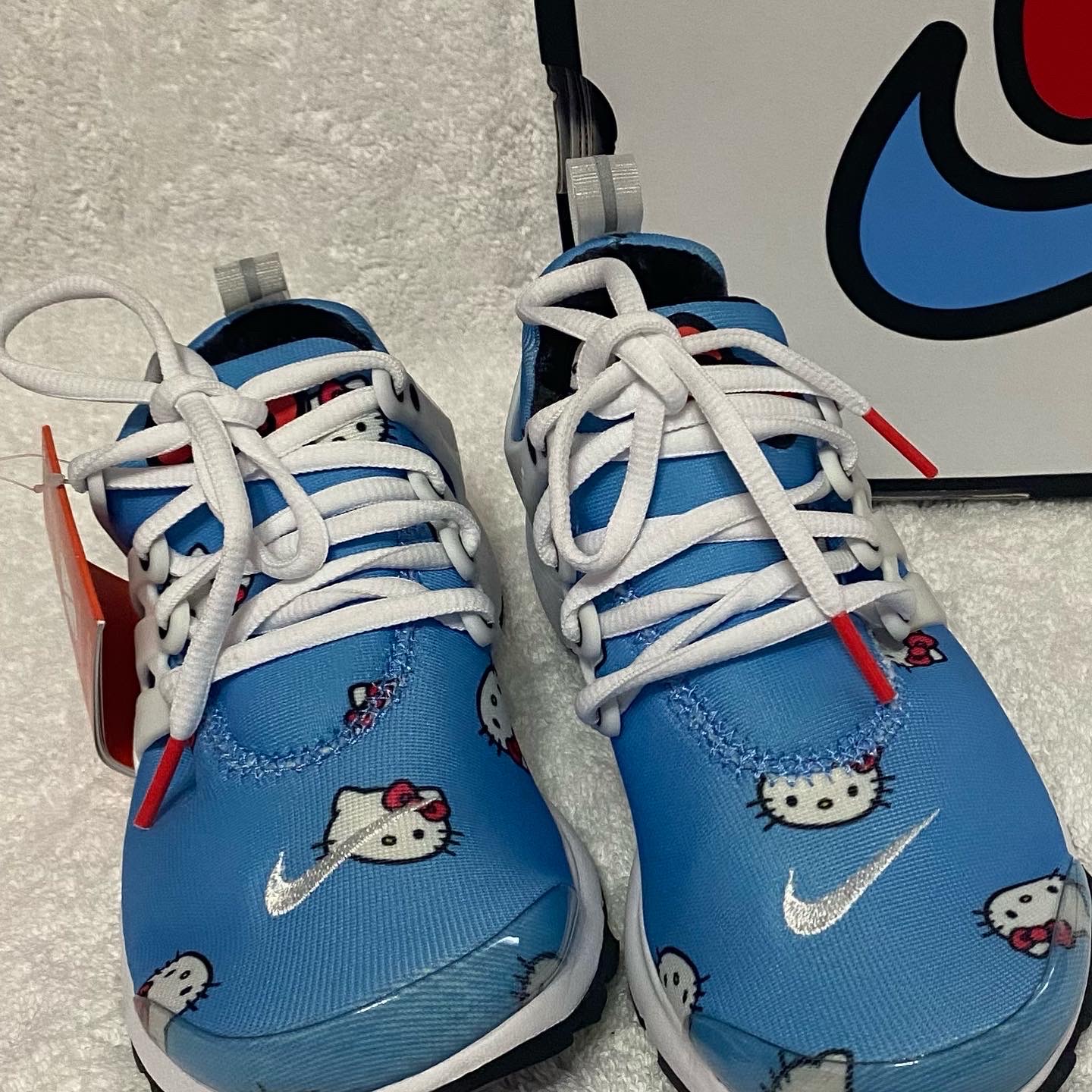 Nike x Hello Kitty Air Presto University Blue 착용 스타일 - 4