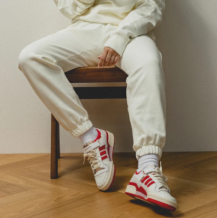 Adidas Forum 84 Low Team Power Red 착용 스타일