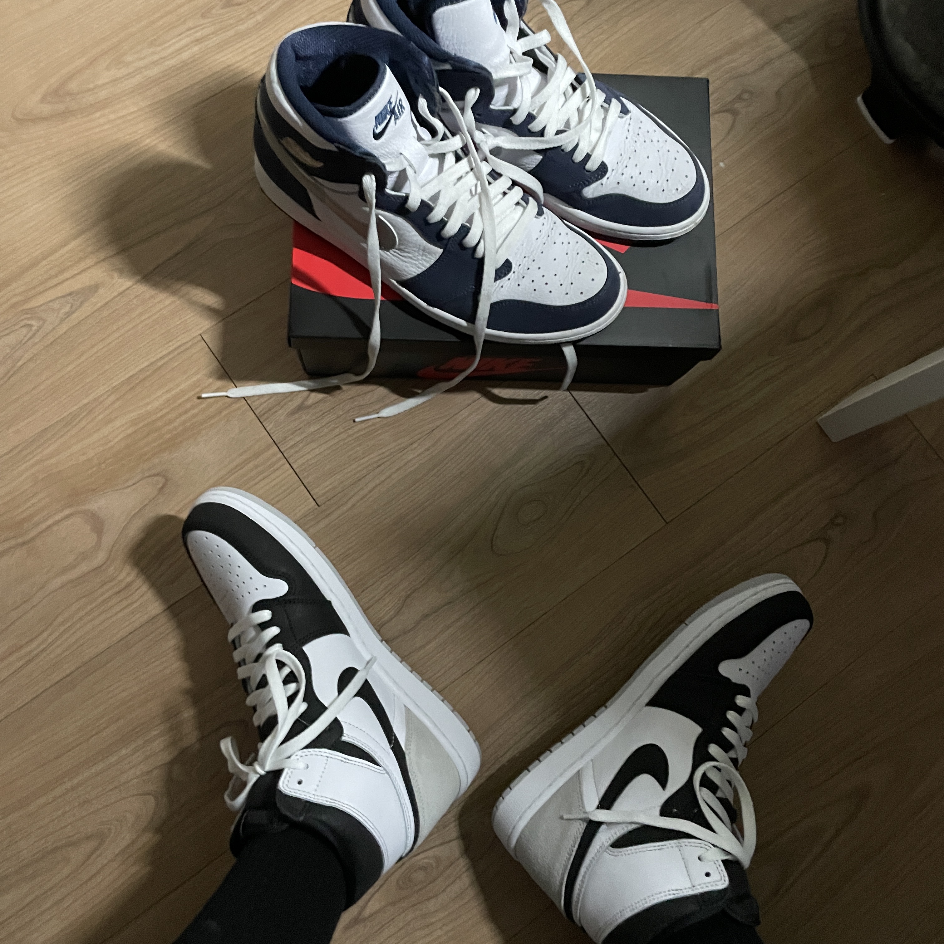 Jordan 1 Retro High OG CO.JP Midnight Navy, Jordan 1 Retro High OG Bleached Coral 착용 스타일 - 1