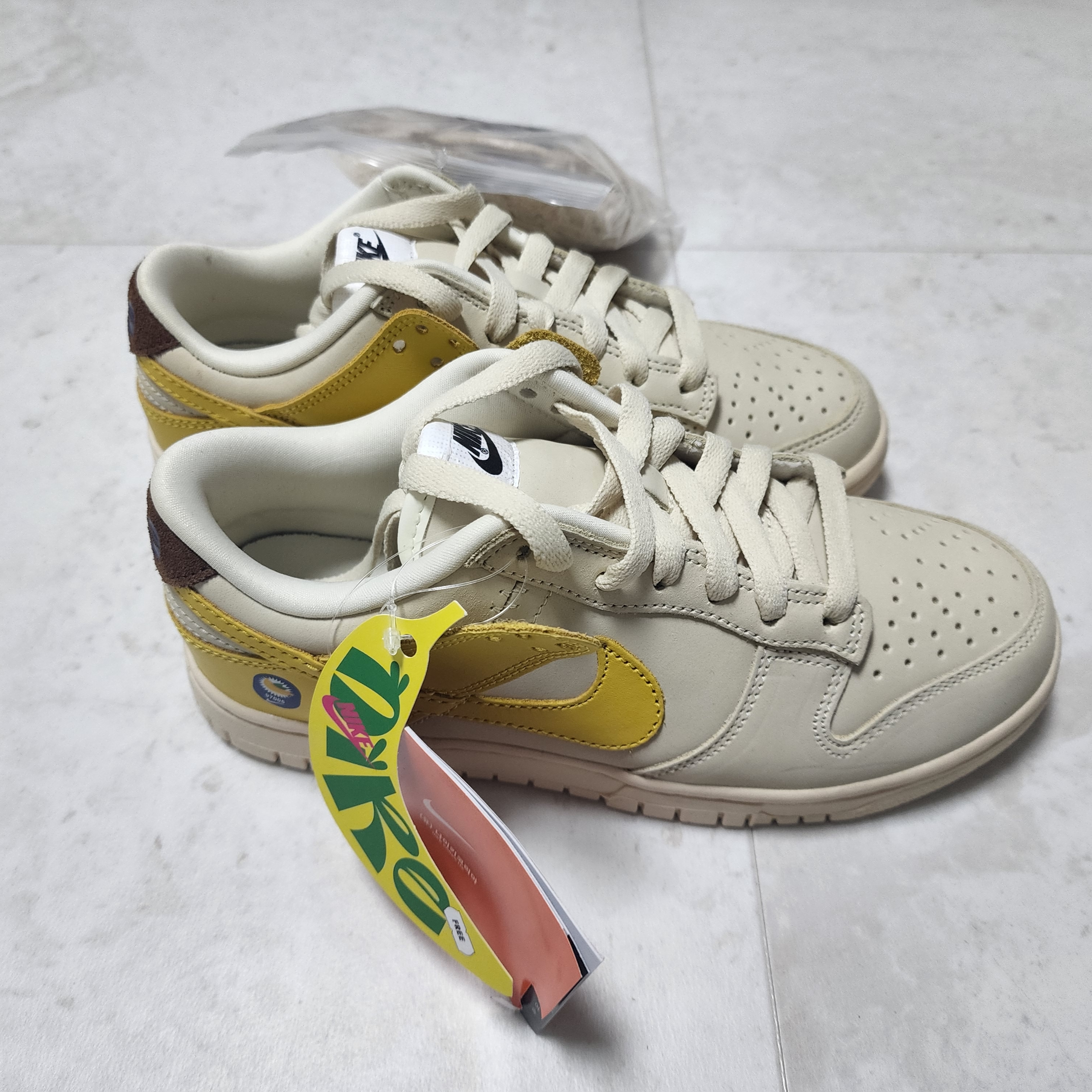 (W) Nike Dunk Low LX Banana 착용 스타일 - 1