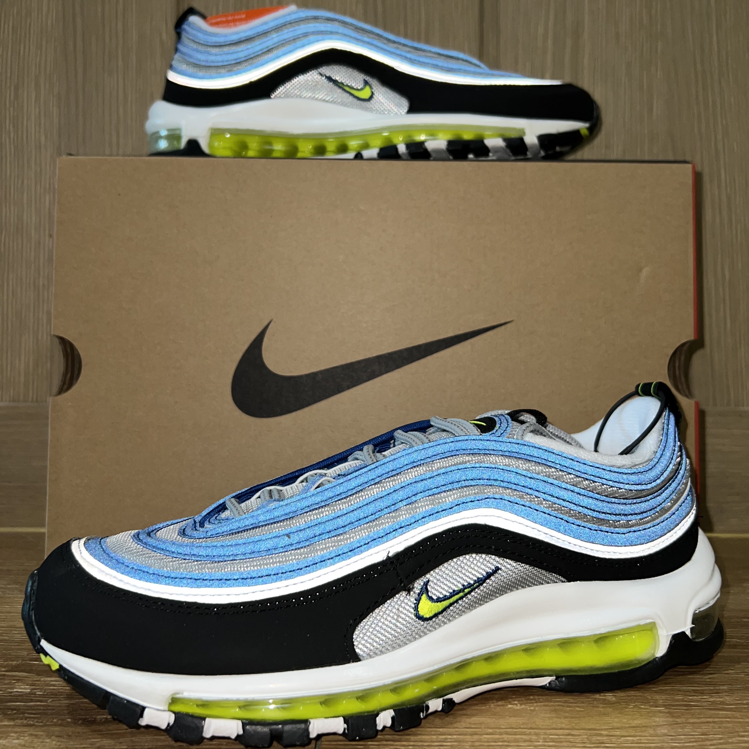 Nike Air Max 97 OG Atlantic Blue and Voltage Yellow 착용 스타일 - 5