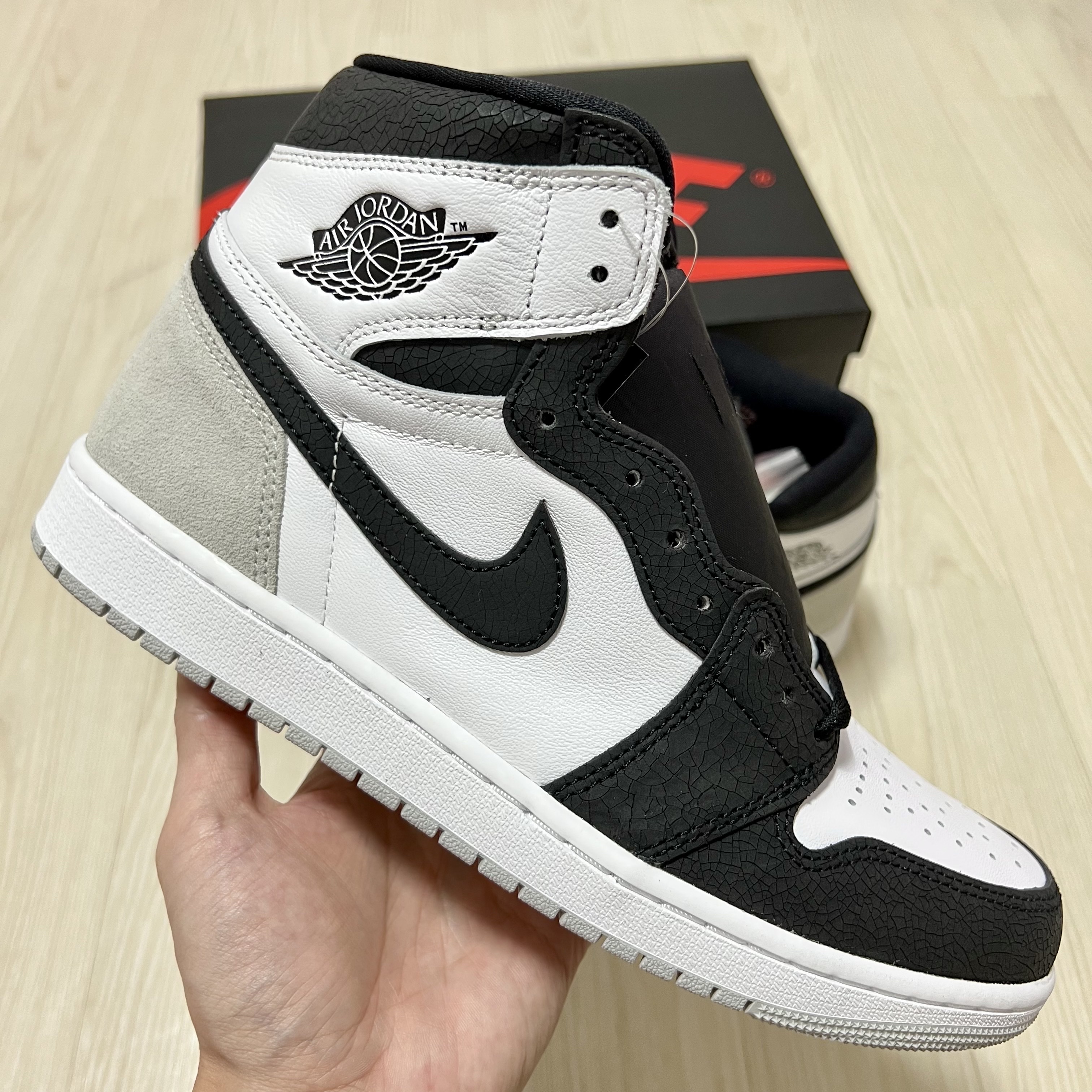 Jordan 1 Retro High OG Bleached Coral 착용 스타일