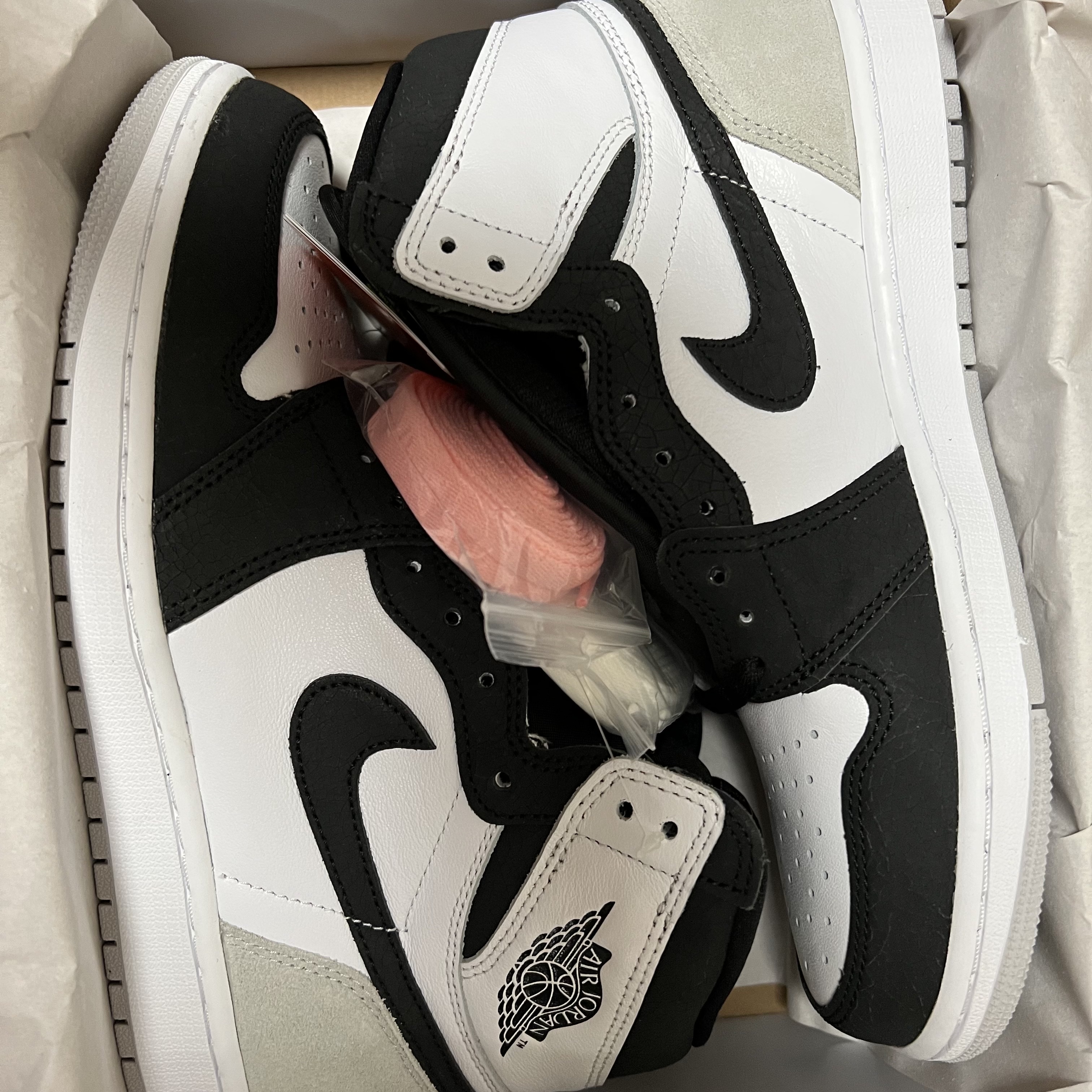 Jordan 1 Retro High OG Bleached Coral 착용 스타일