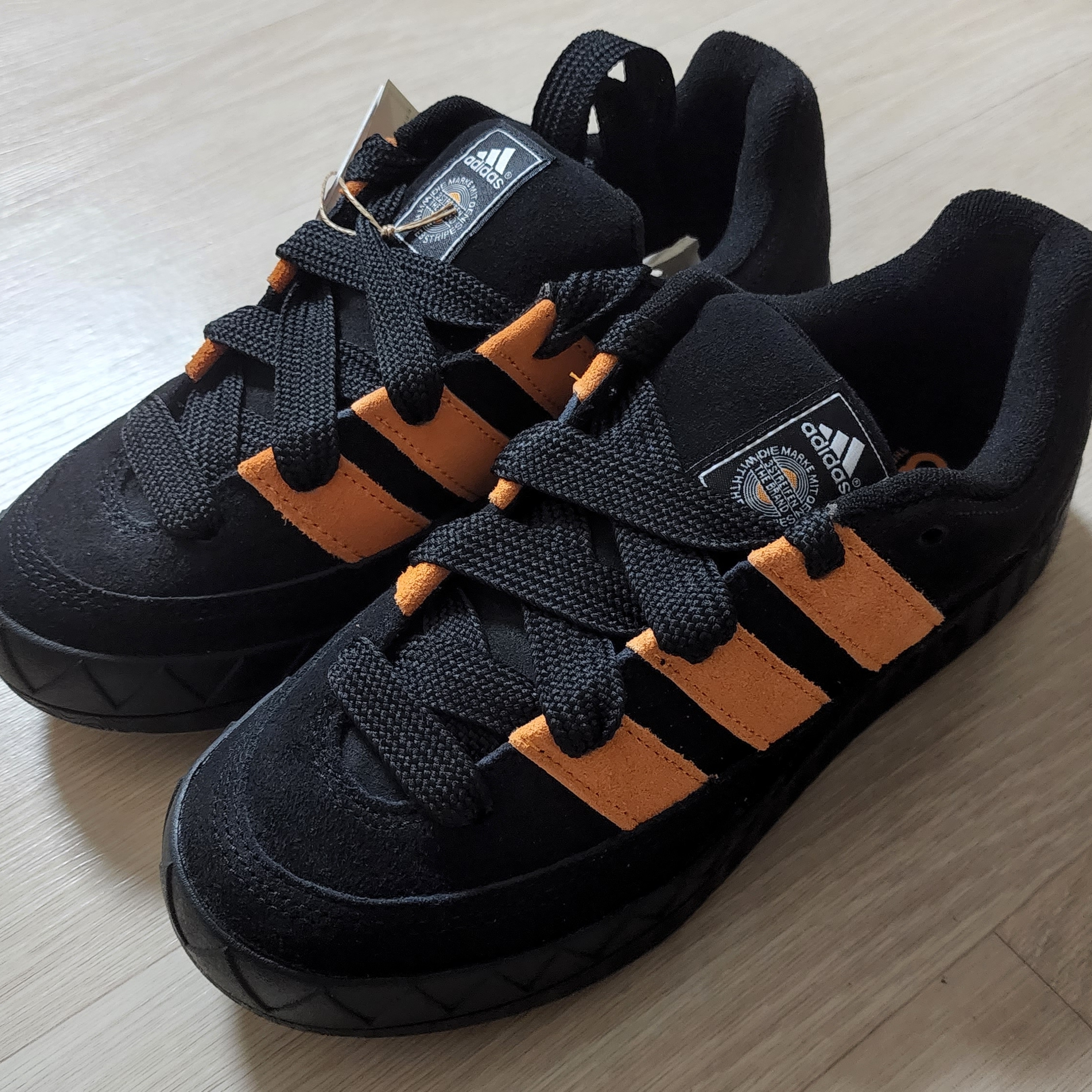 Adidas x Jamal Smith Adimatic Black Orange Rush 착용 스타일