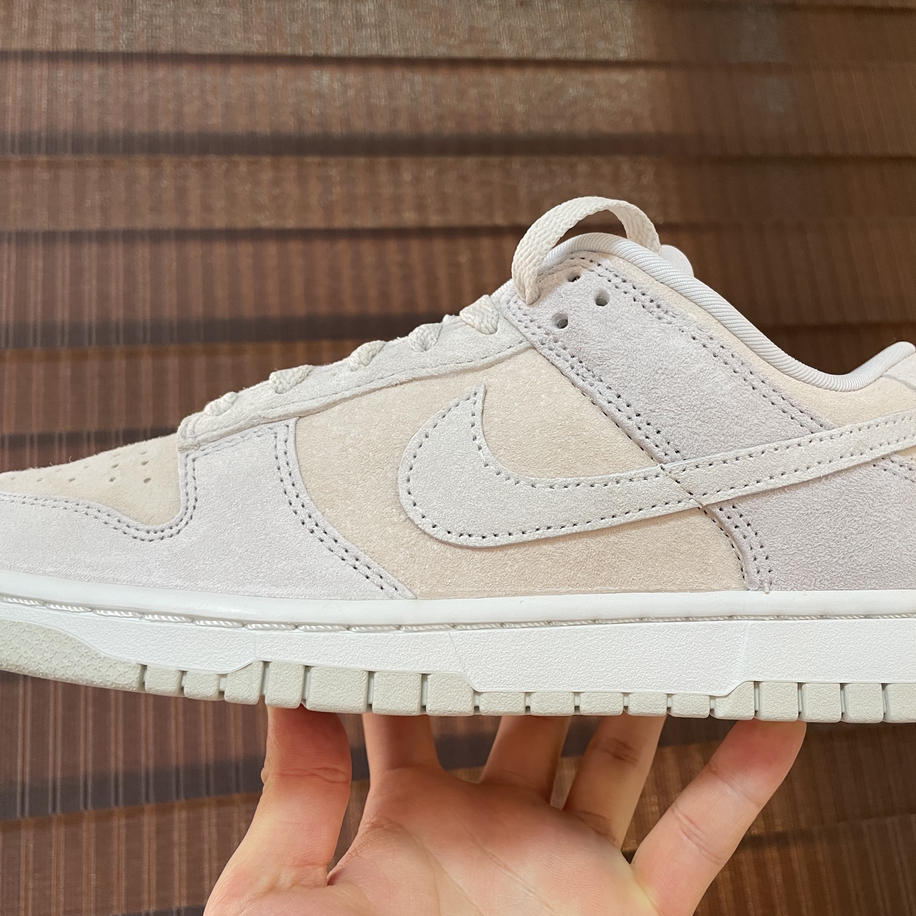 Nike Dunk Low Retro PRM Vast Grey 착용 스타일