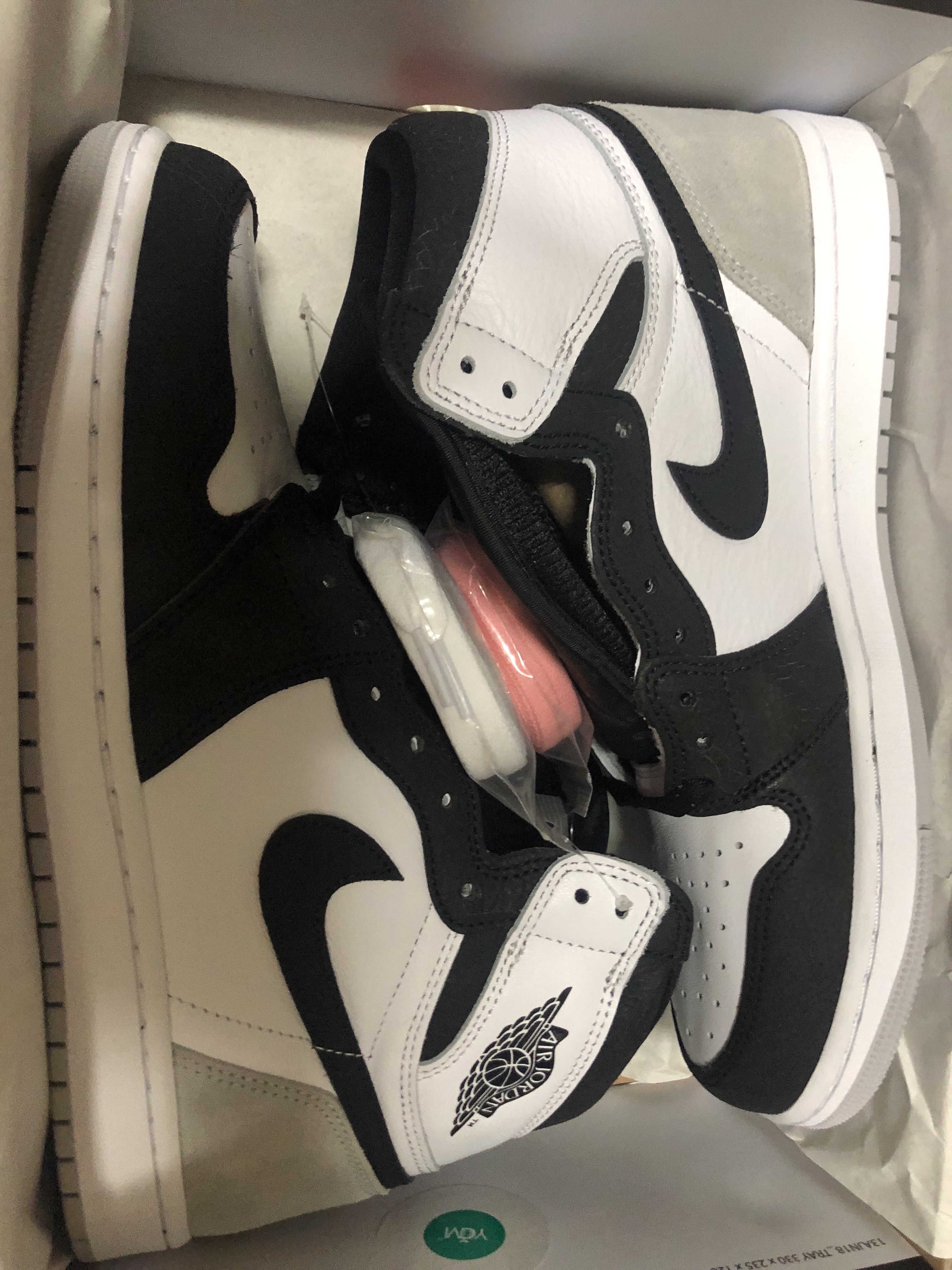 Jordan 1 Retro High OG Bleached Coral 착용 스타일
