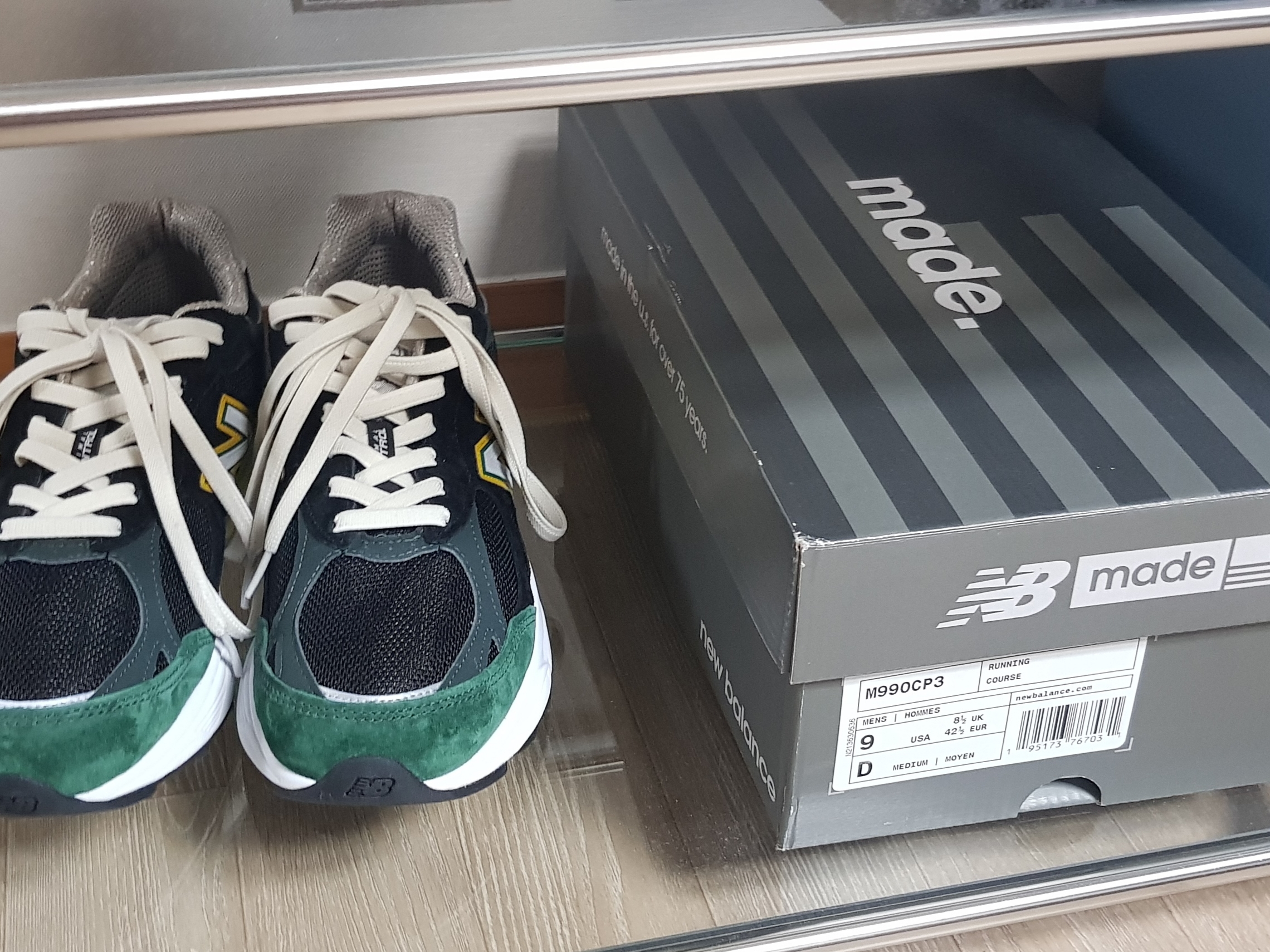 New Balance 990v3 Made in USA Black Green 착용 스타일
