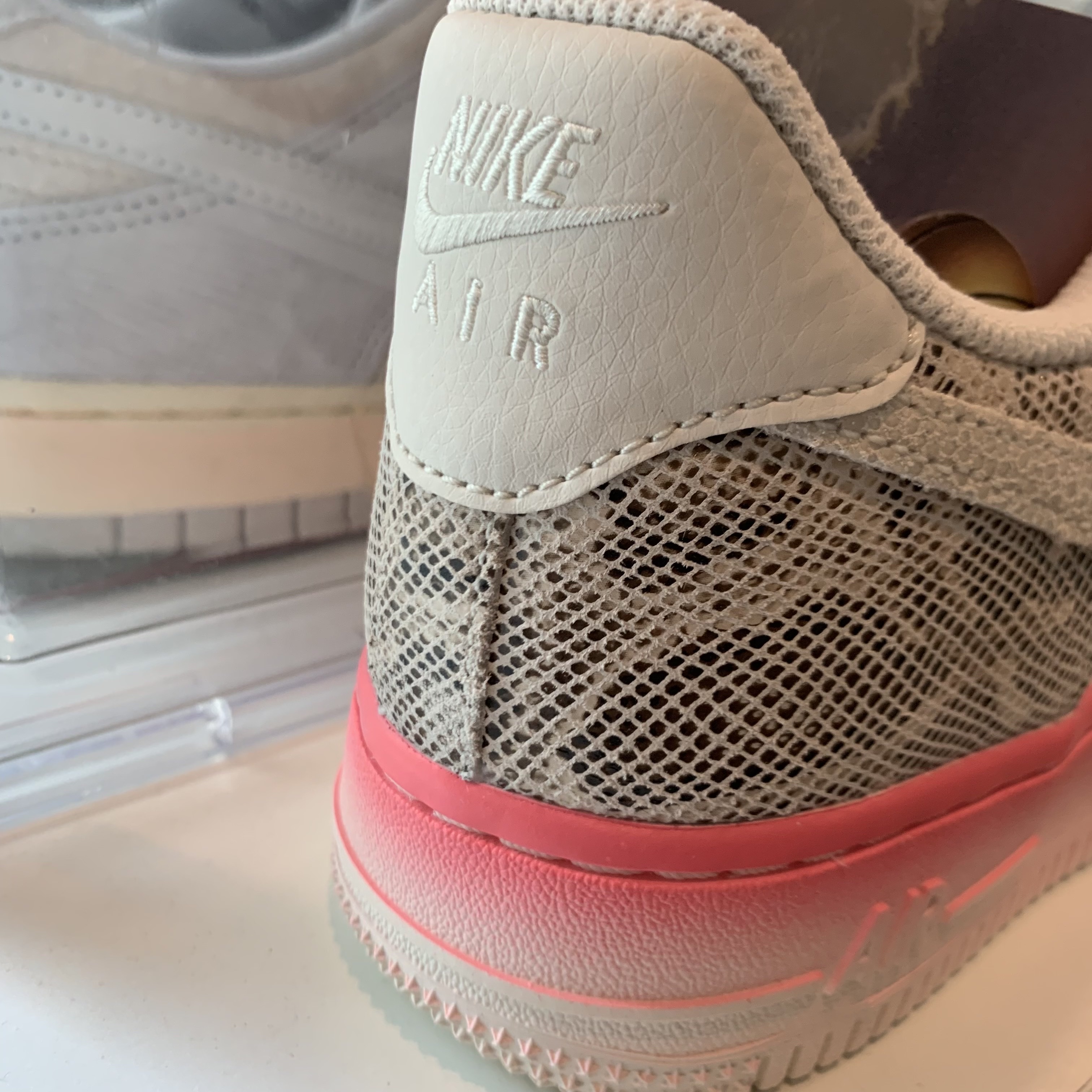 (W) Nike Air Force 1 '07 LX Our Force 1 착용 스타일 - 1