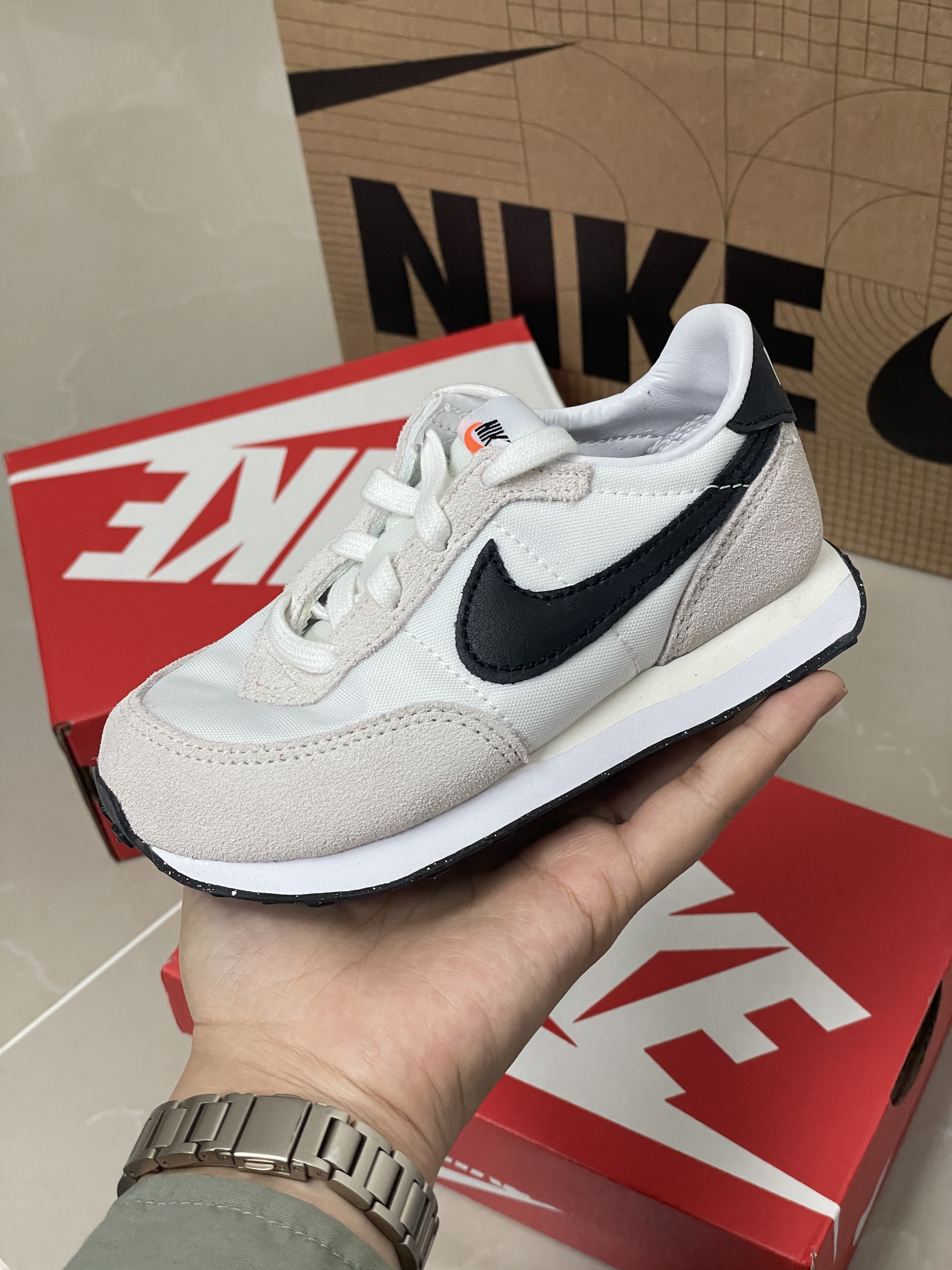 (PS) Nike Waffle Trainer 2 White Black 착용 스타일 - 1