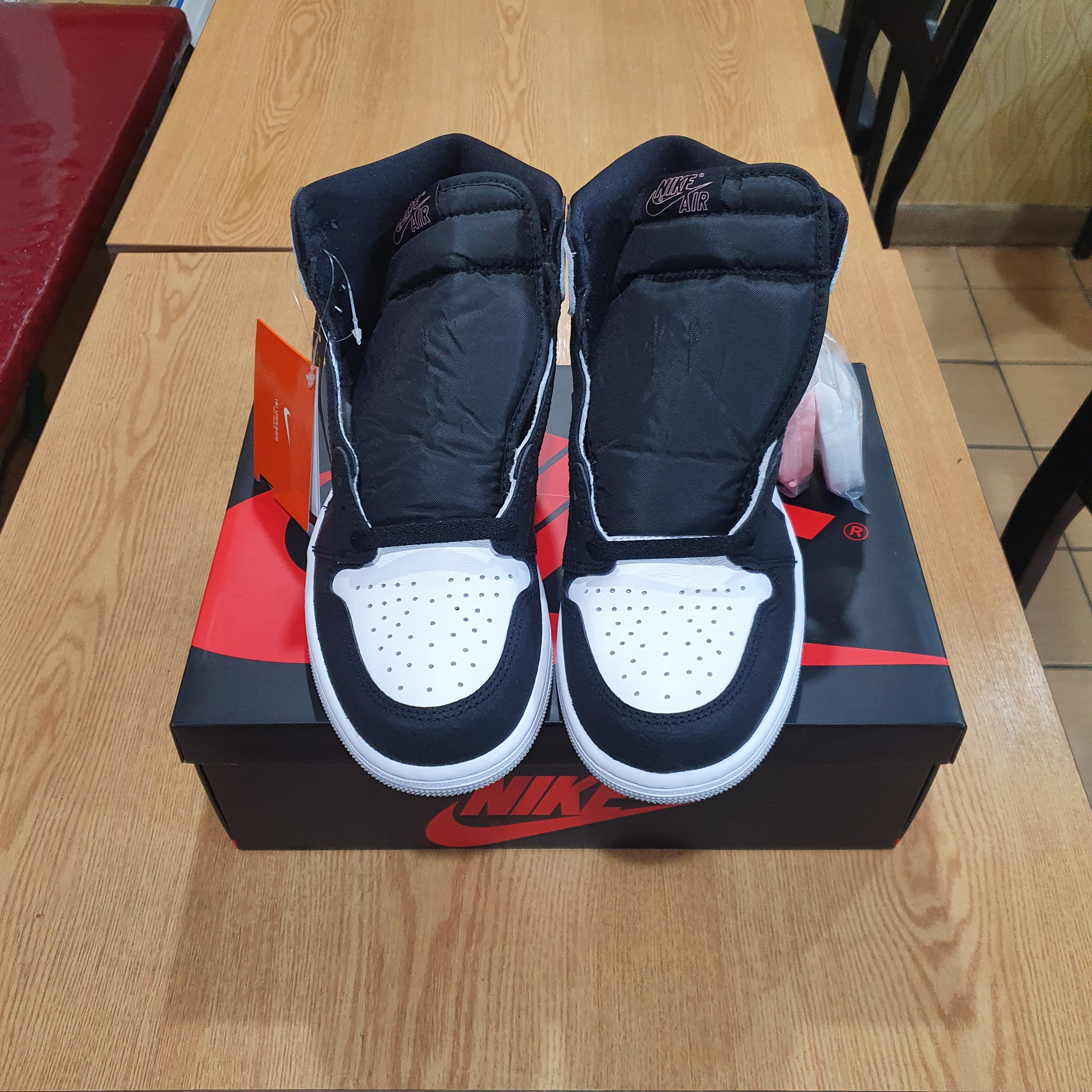 Jordan 1 Retro High OG Bleached Coral 착용 스타일 - 2