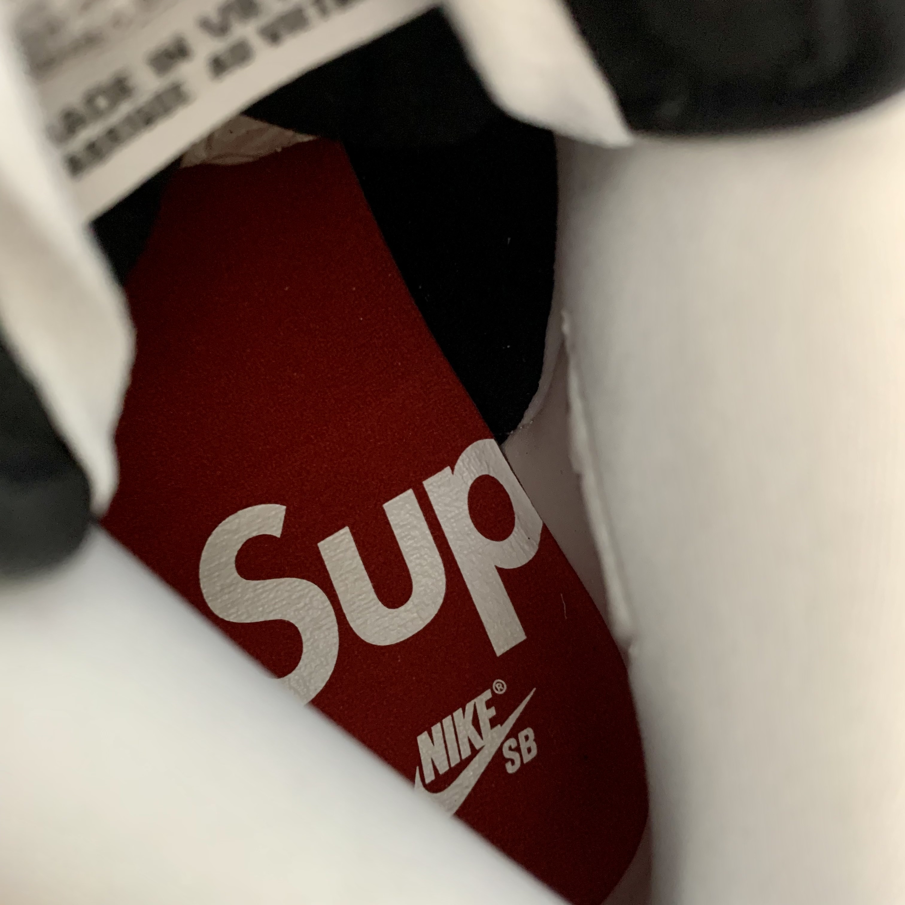 Nike x Supreme SB Dunk High OG QS By Any Means Black White 착용 스타일 - 4
