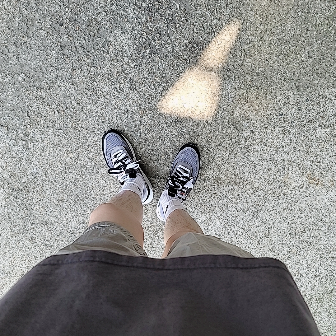 Nike x Sacai LDWaffle Black, Stone Island B0943 Nylon Metal Swimming Trunk Ice - 22SS 착용 스타일