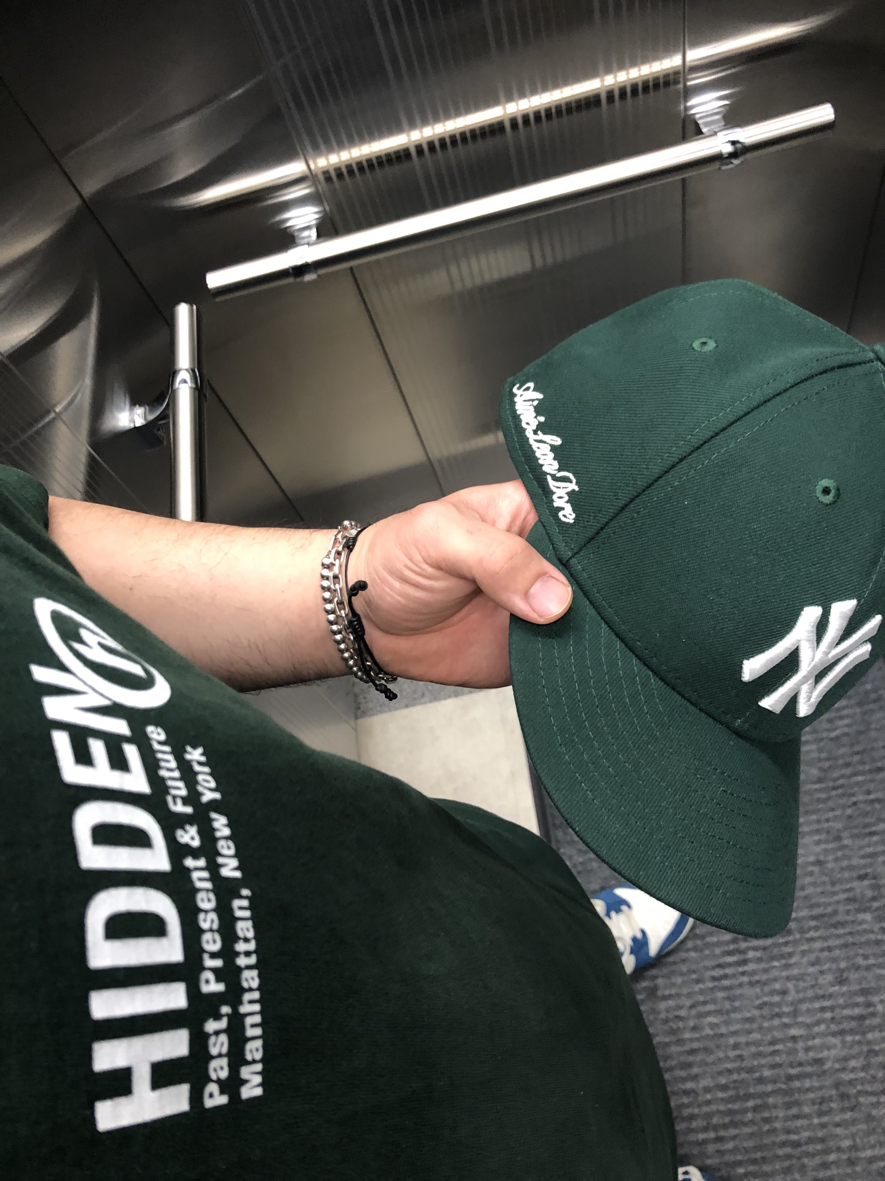 Aime Leon Dore x New Era Yankees Ballpark Hat Botanical Green, Nike x Kasina Dunk Low 80's Bus 착용 스타일