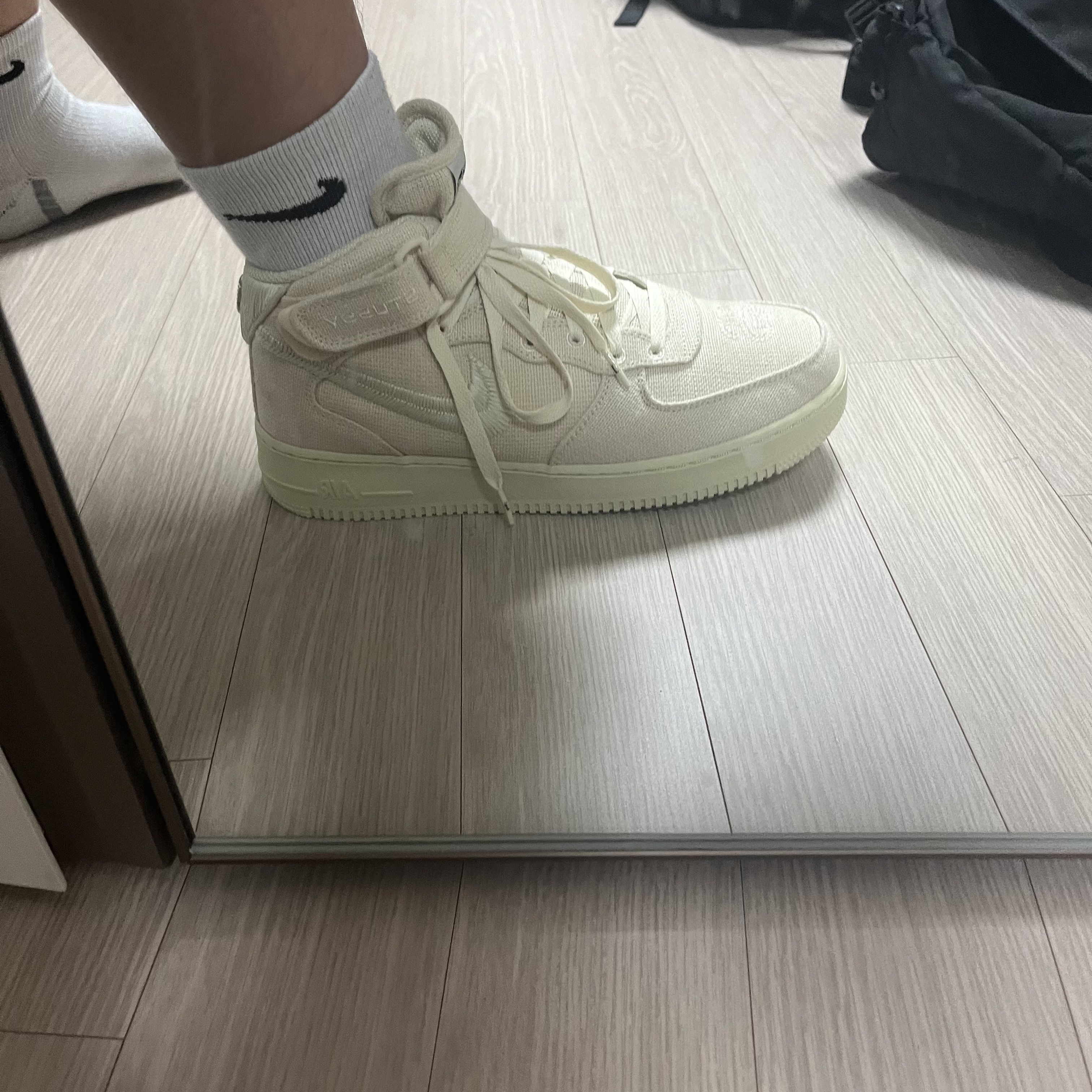 Nike x Stussy Air Force 1 '07 Mid SP Fossil 착용 스타일