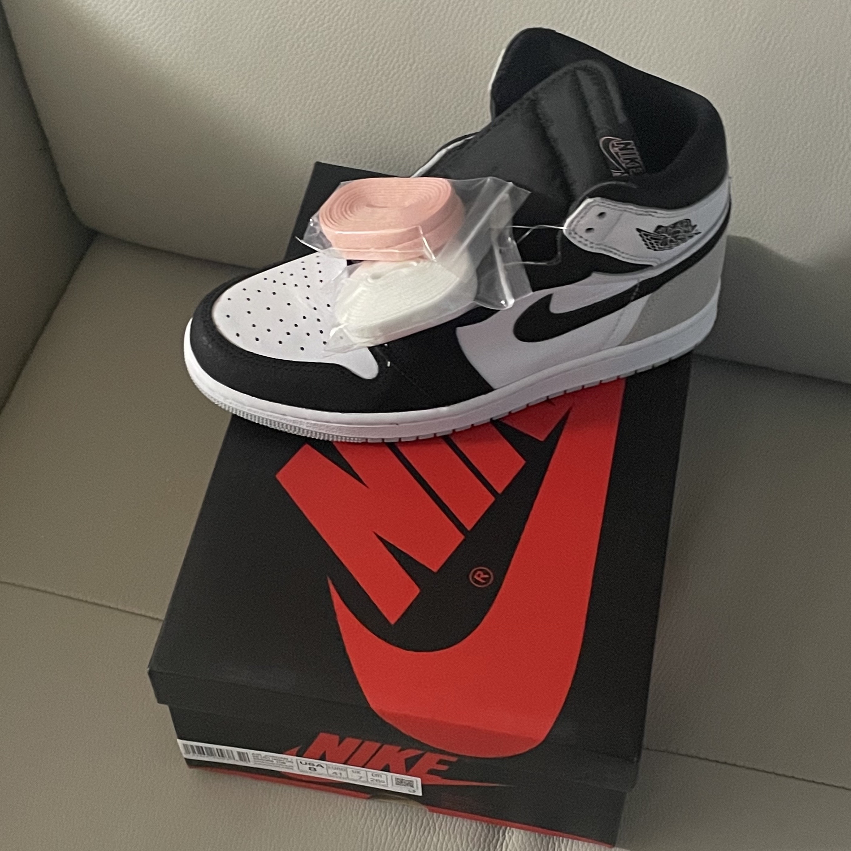 Jordan 1 Retro High OG Bleached Coral 착용 스타일 - 3