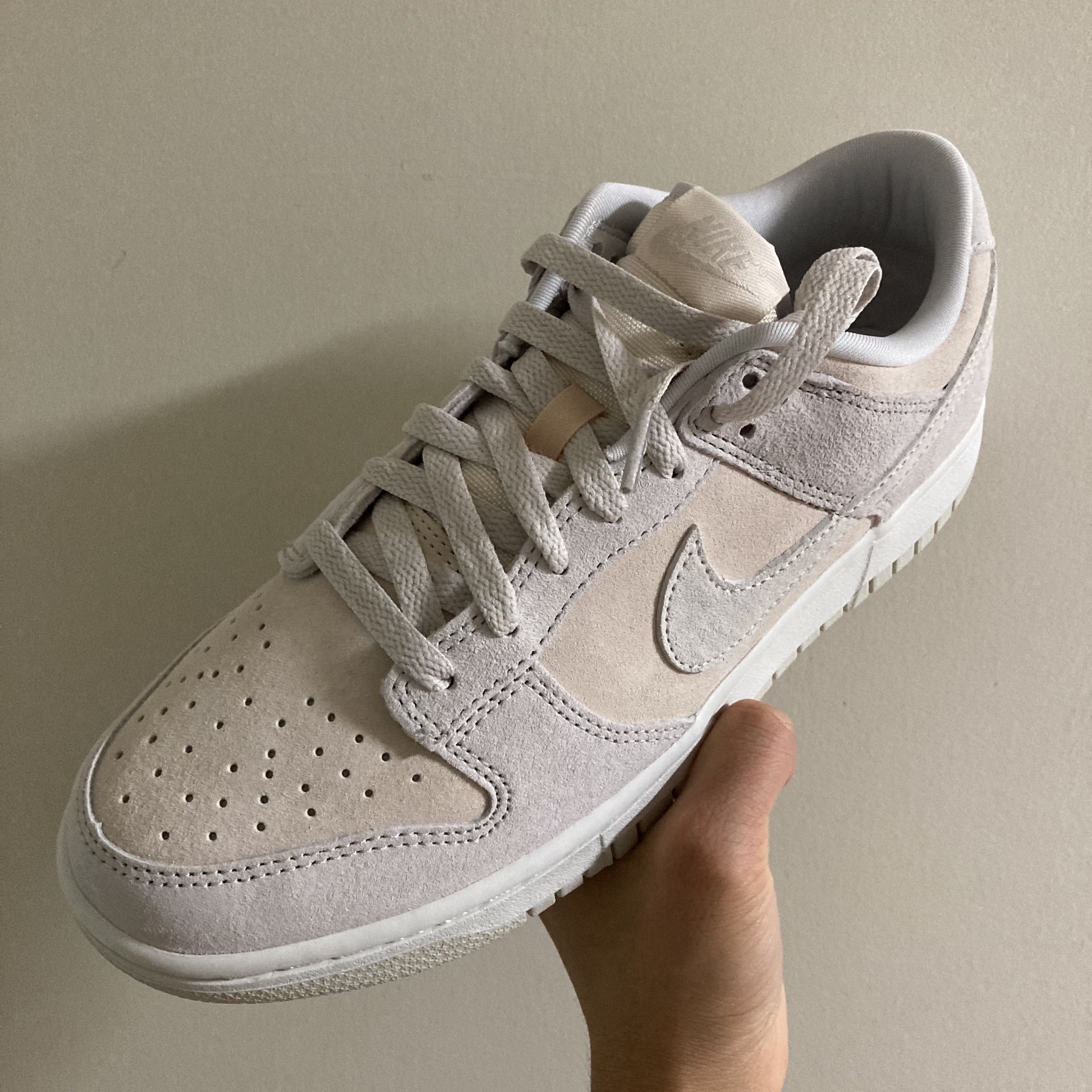 Nike Dunk Low Retro PRM Vast Grey 착용 스타일 - 2