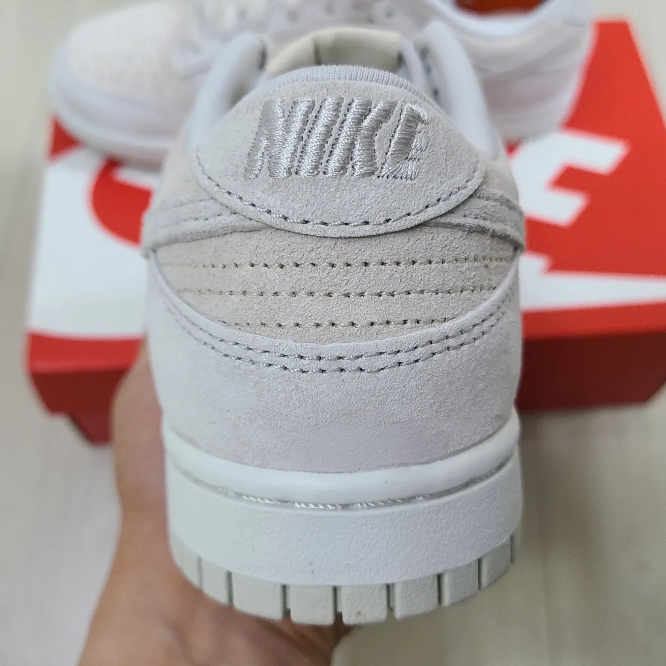 Nike Dunk Low Retro PRM Vast Grey 착용 스타일 - 3