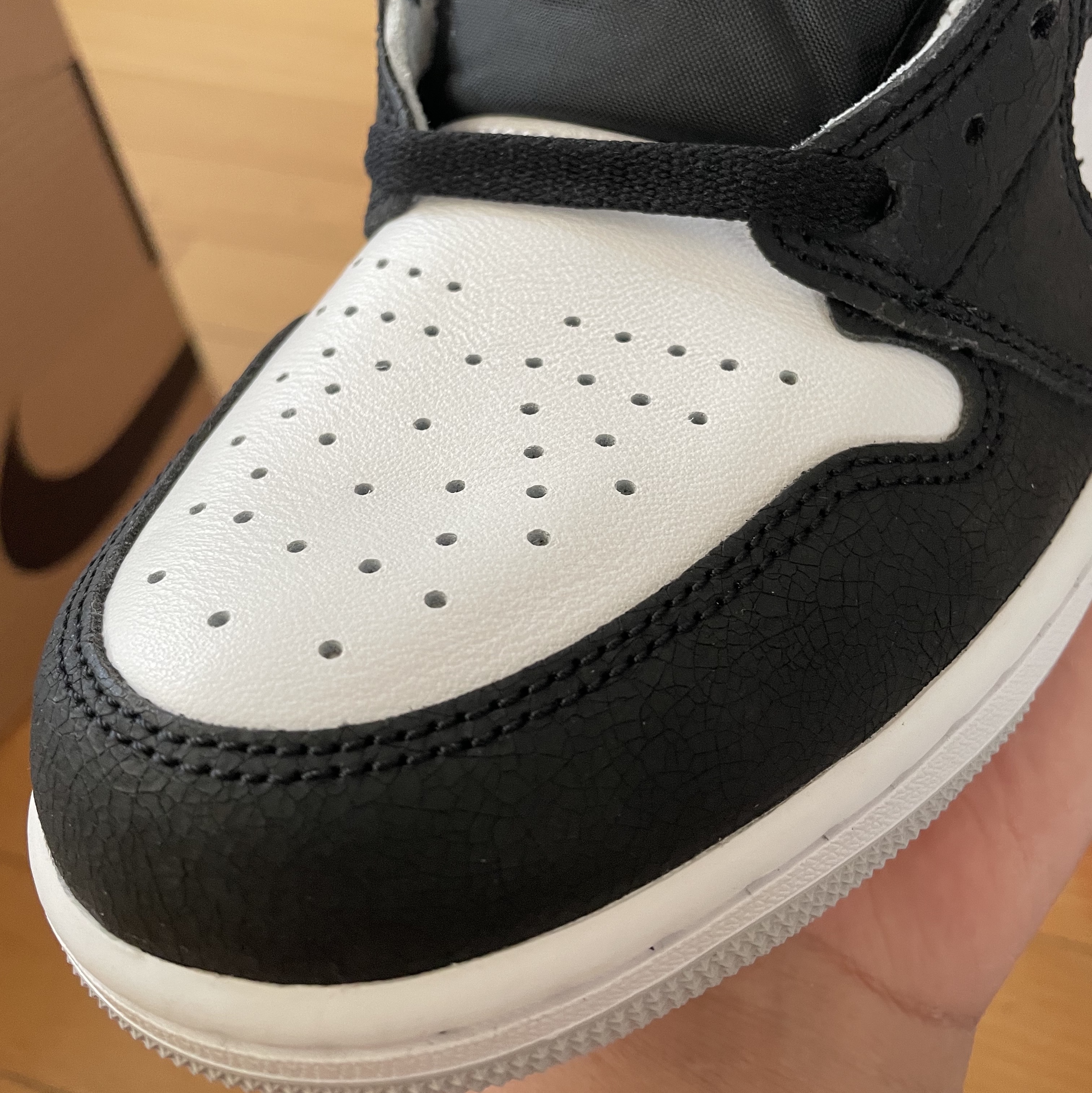 Jordan 1 Retro High OG Bleached Coral 착용 스타일 - 2