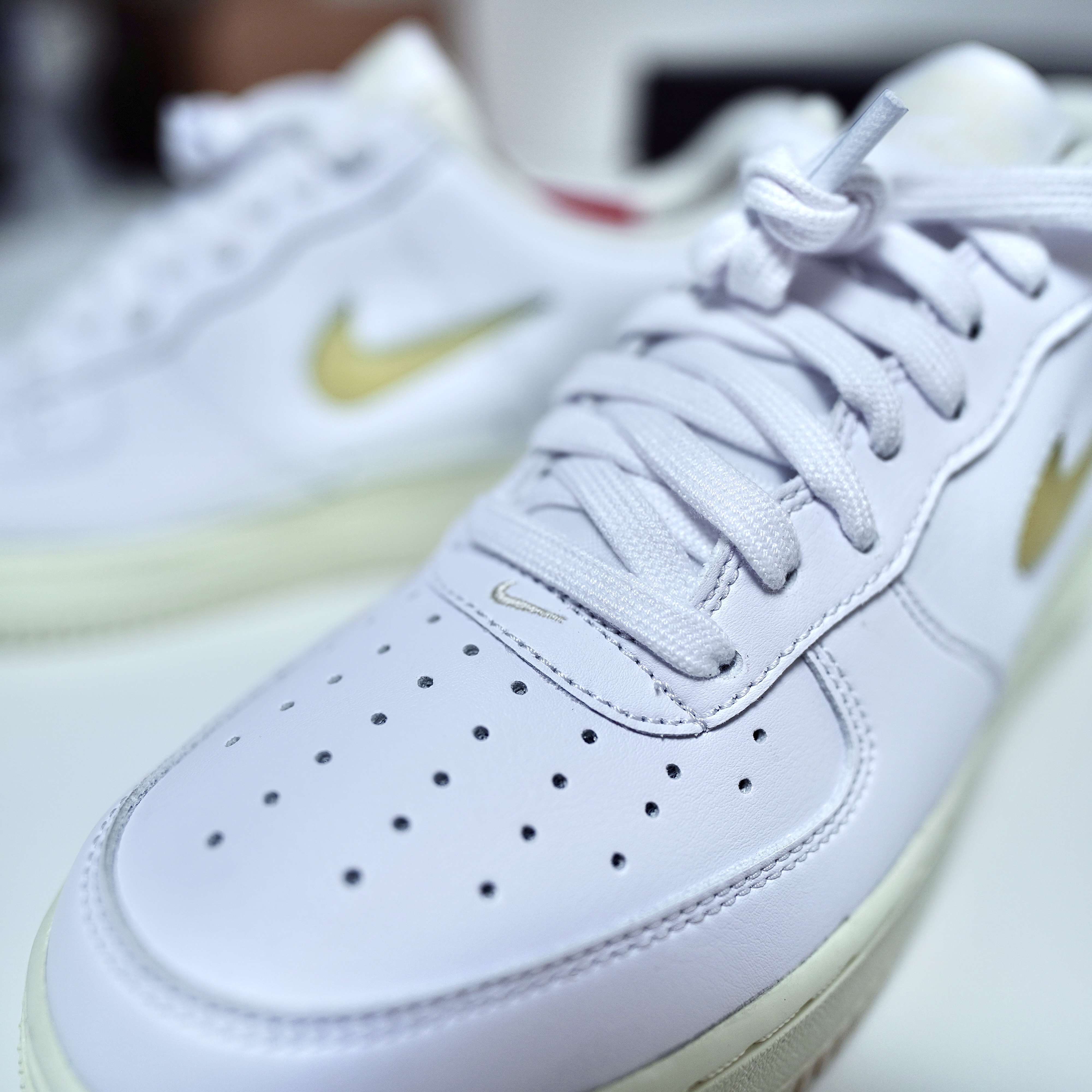 Nike Air Force 1 '07 LX Pale Vanilla 착용 스타일 - 2