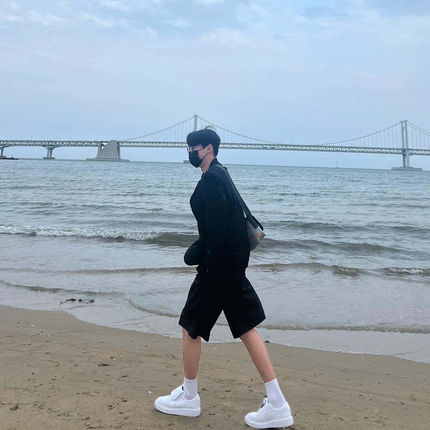 Nike x Peaceminusone Kwondo1 White, CDG x Cactus Plant Flea Market I'm Okay T-Shirt #2 White 착용 스타일 - 1