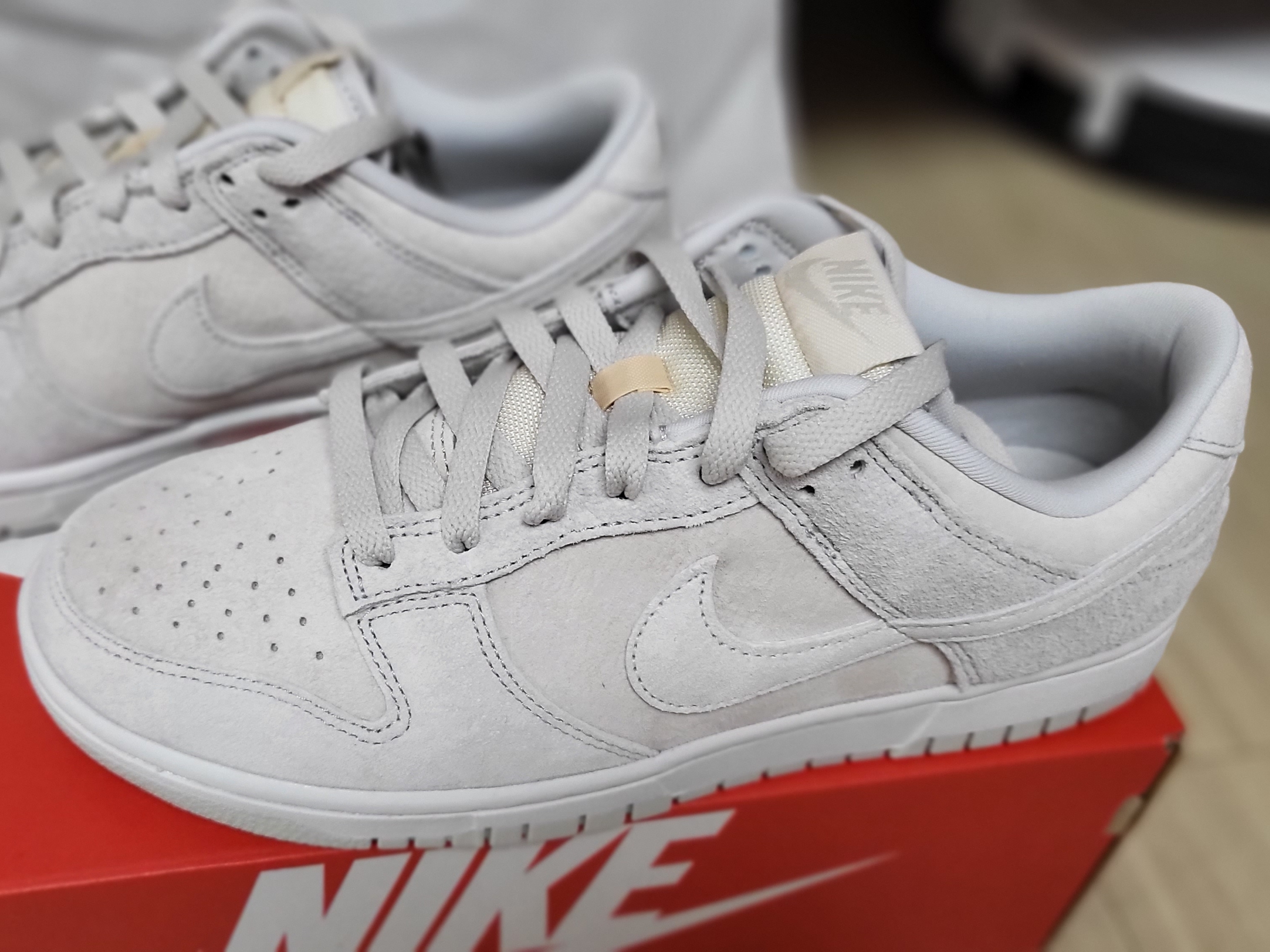Nike Dunk Low Retro PRM Vast Grey 착용 스타일 - 5