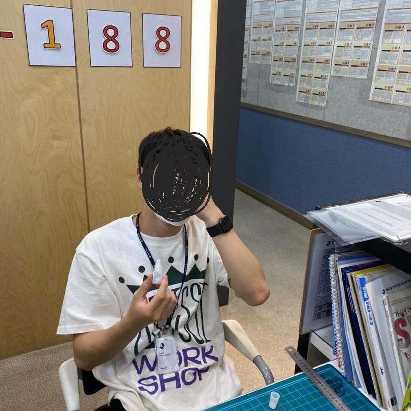 Stussy x Our Legacy King Size Pigment Dyed T-Shirt Natural 착용 스타일 - 2