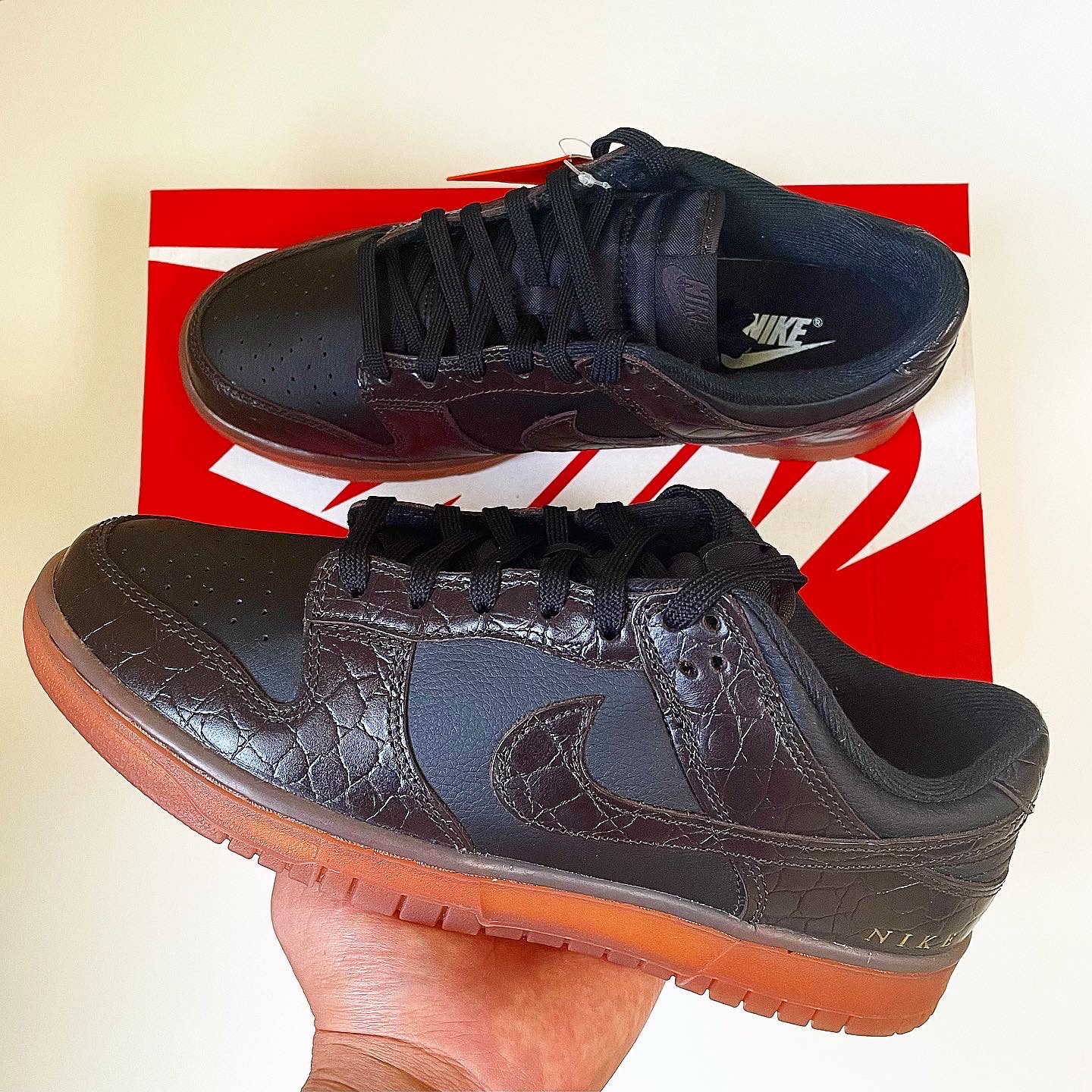 Nike Dunk Low SE Velvet Brown and Black 착용 스타일