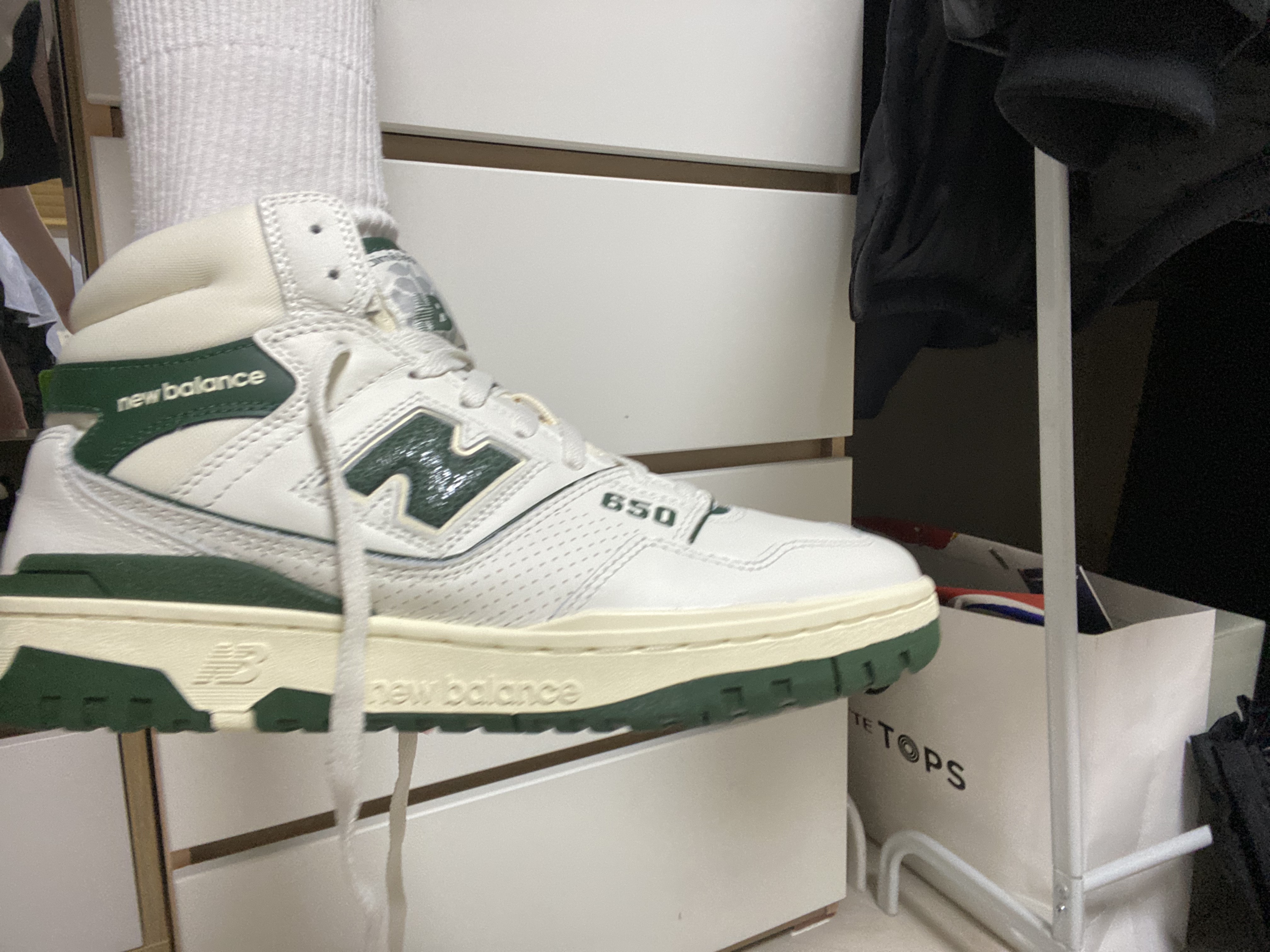 New Balance x Aime Leon Dore 650R White Green 착용 스타일
