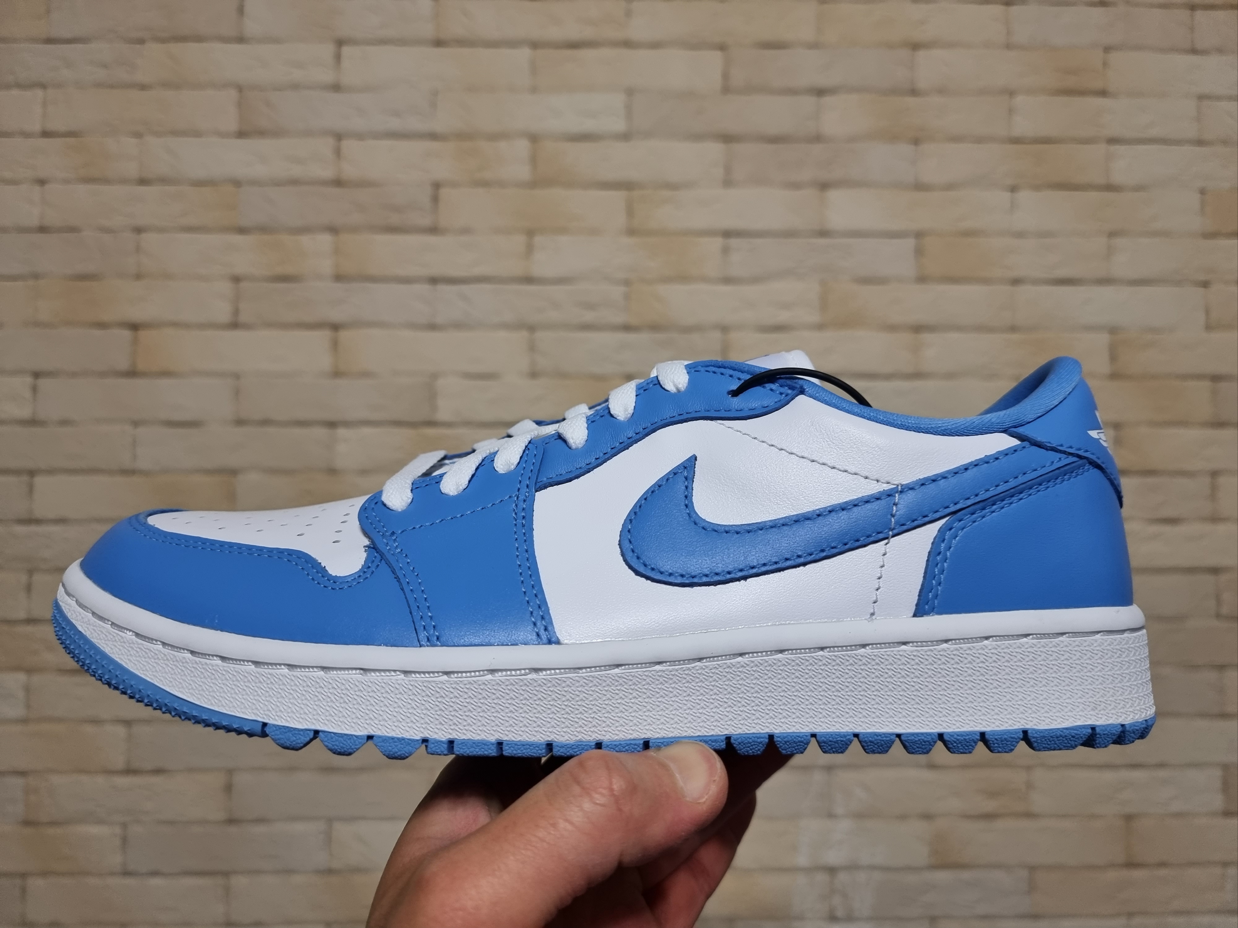 Jordan 1 Low Golf White and University Blue, Jordan 1 Low Golf Wolf Grey 착용 스타일 - 2