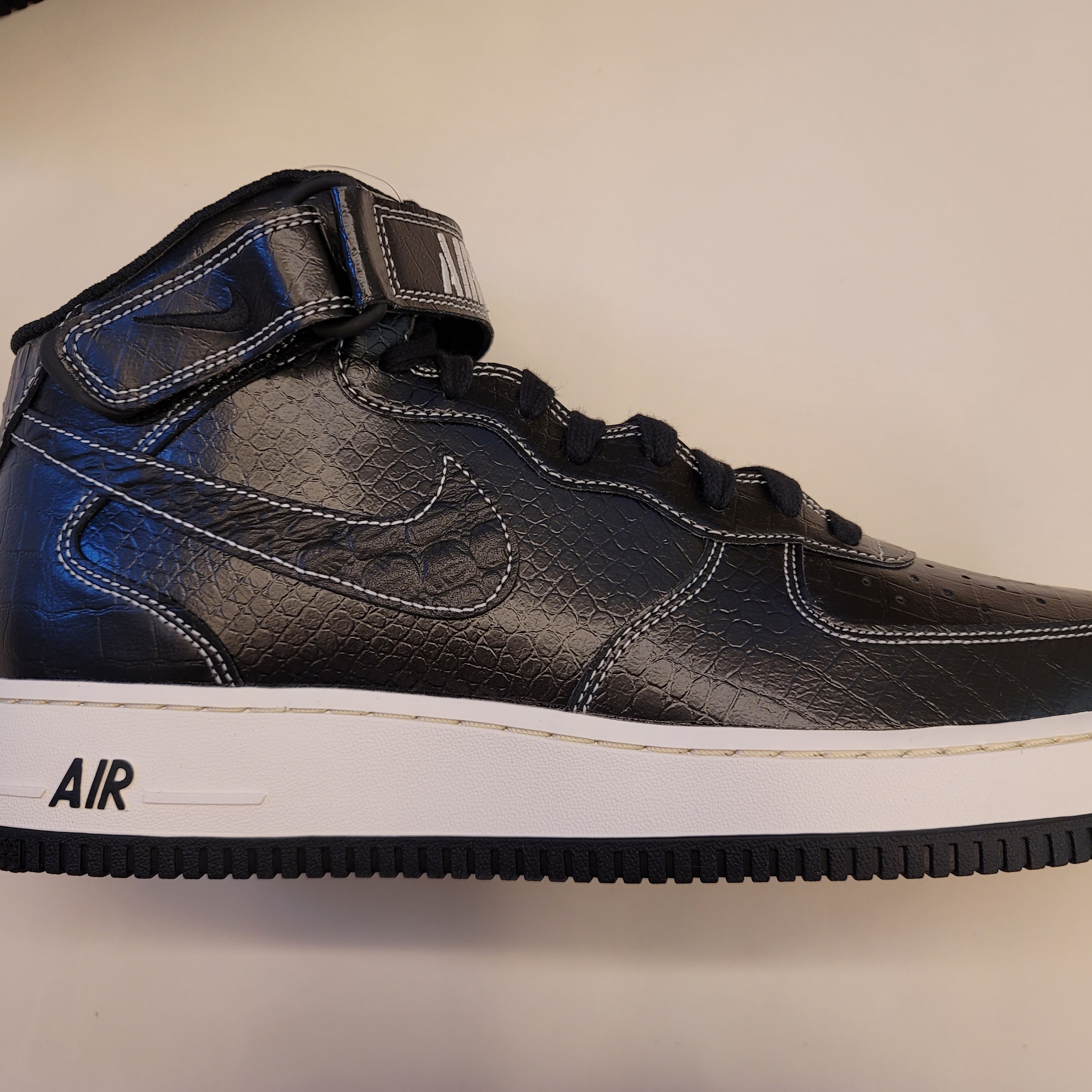 Nike Air Force 1 Mid '07 LX Our Force 1 착용 스타일 - 3