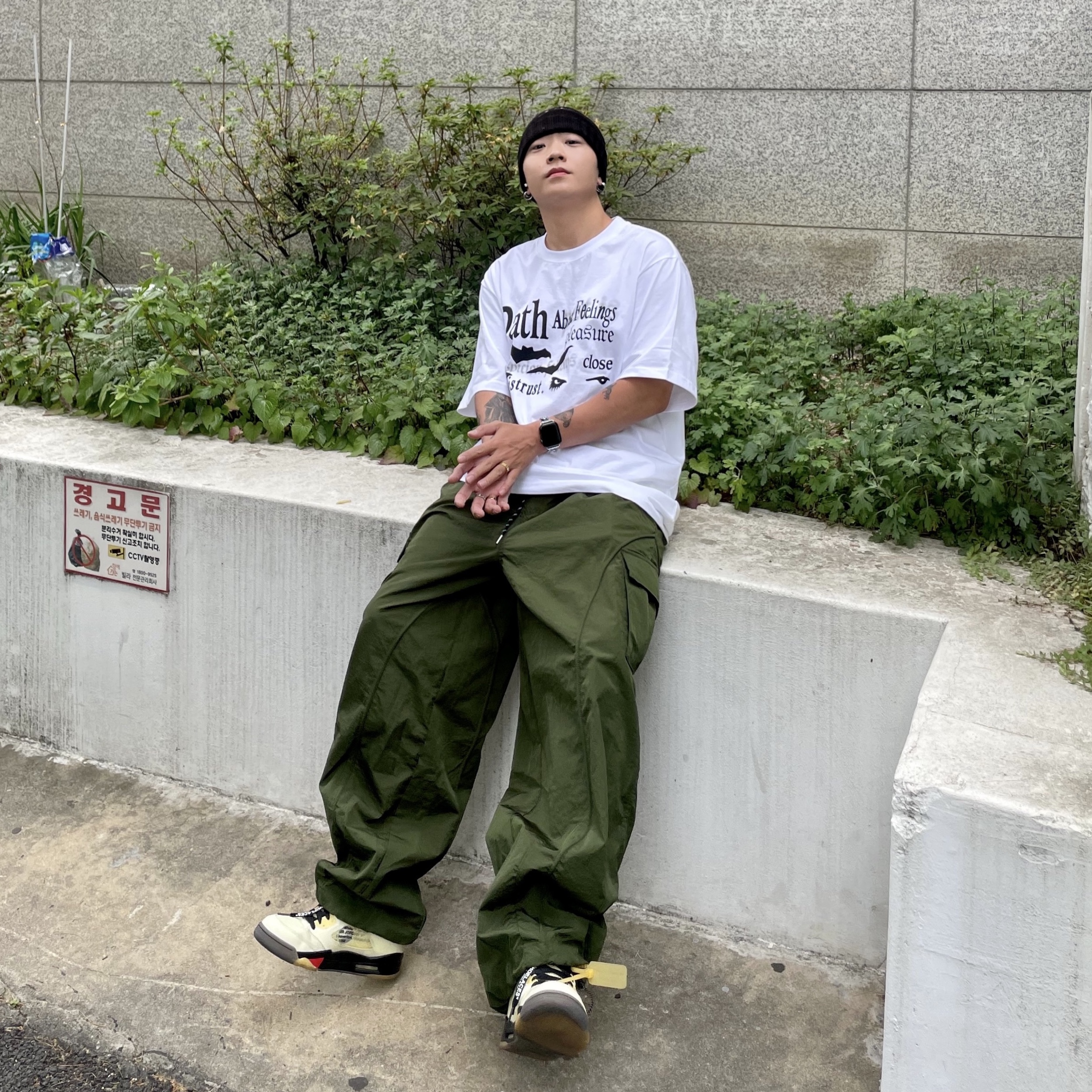 Jordan 5 x Off-White Retro SP Sail Fire Red, Supreme Script Logo Beanie Black - 21FW 착용 스타일