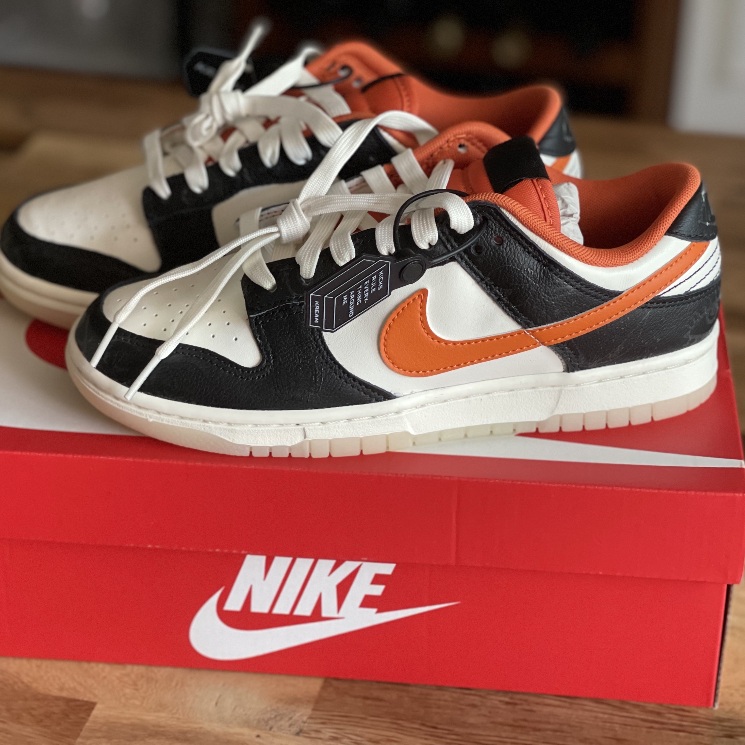 Nike Dunk Low Retro PRM Halloween 착용 스타일