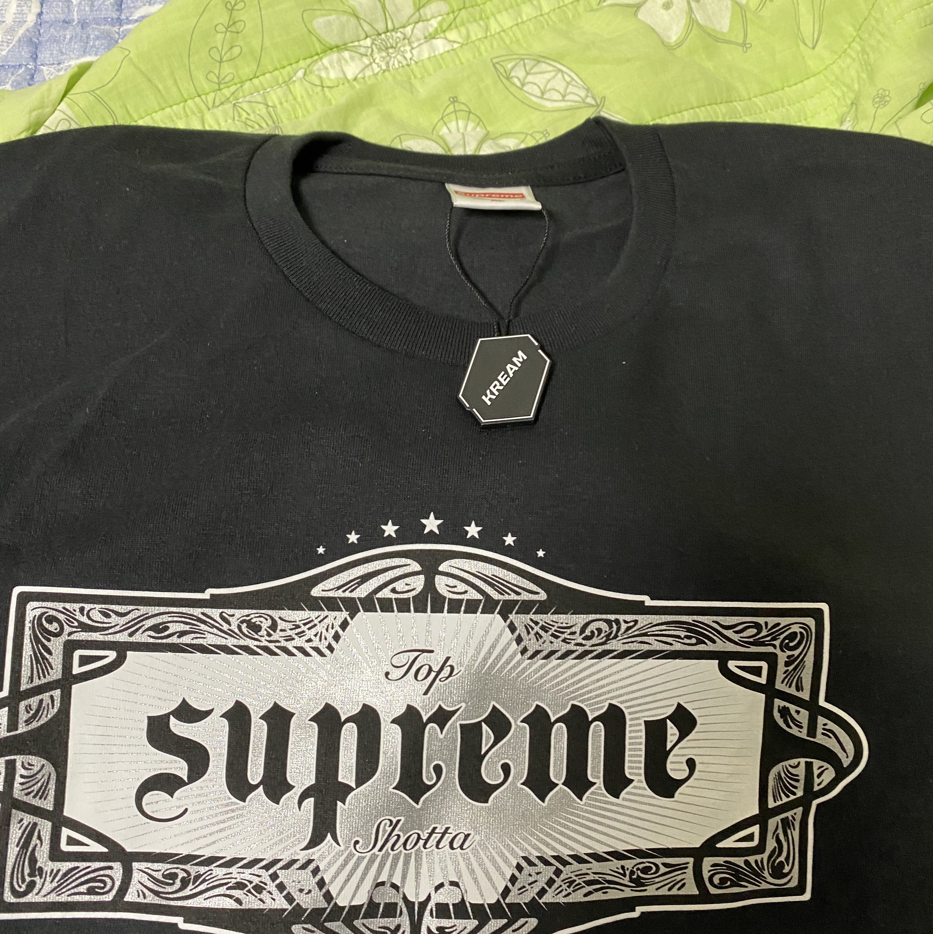Supreme Top Shotta T-Shirt Black - 22SS 착용 스타일 - 1