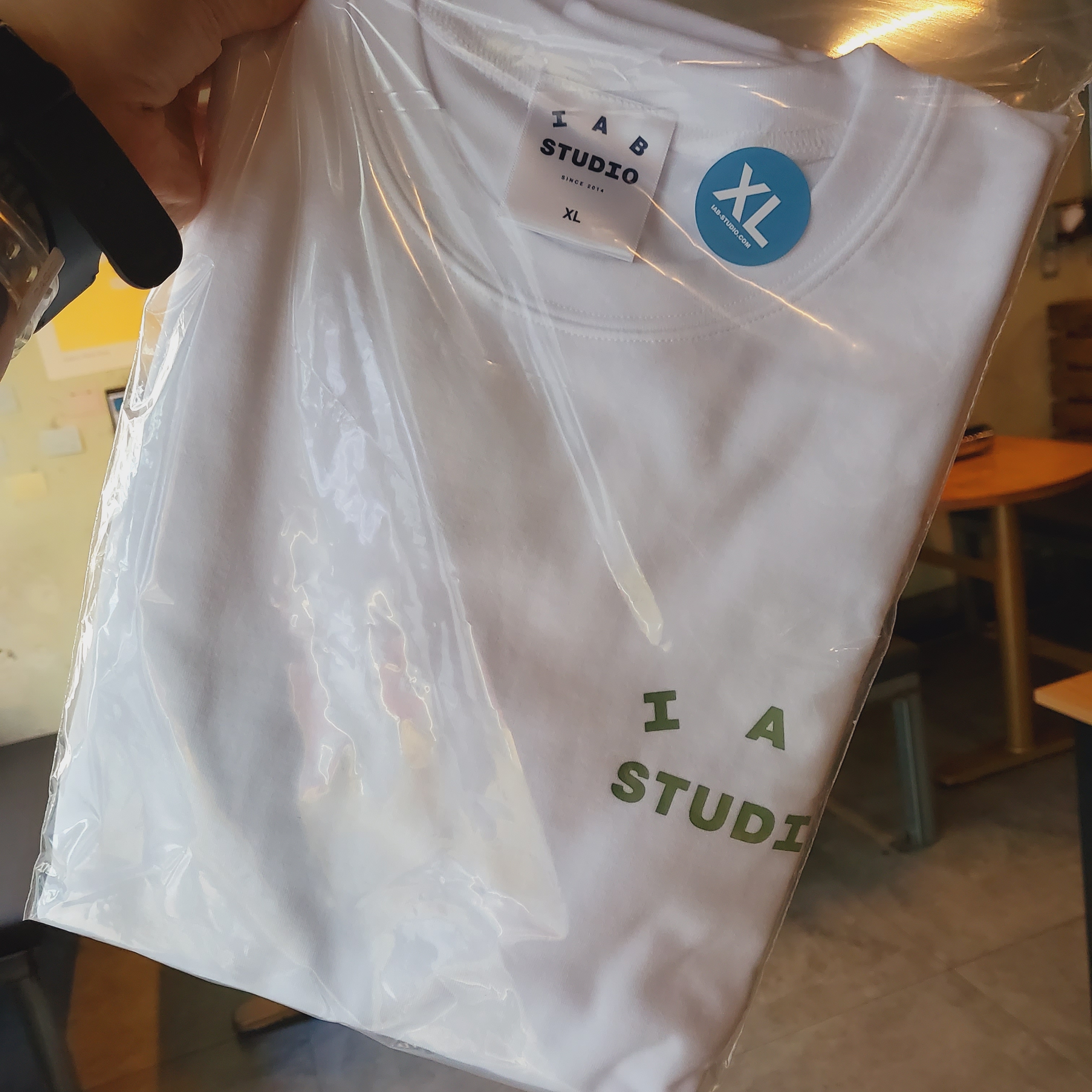 IAB Studio T-Shirt White Light Green 착용 스타일