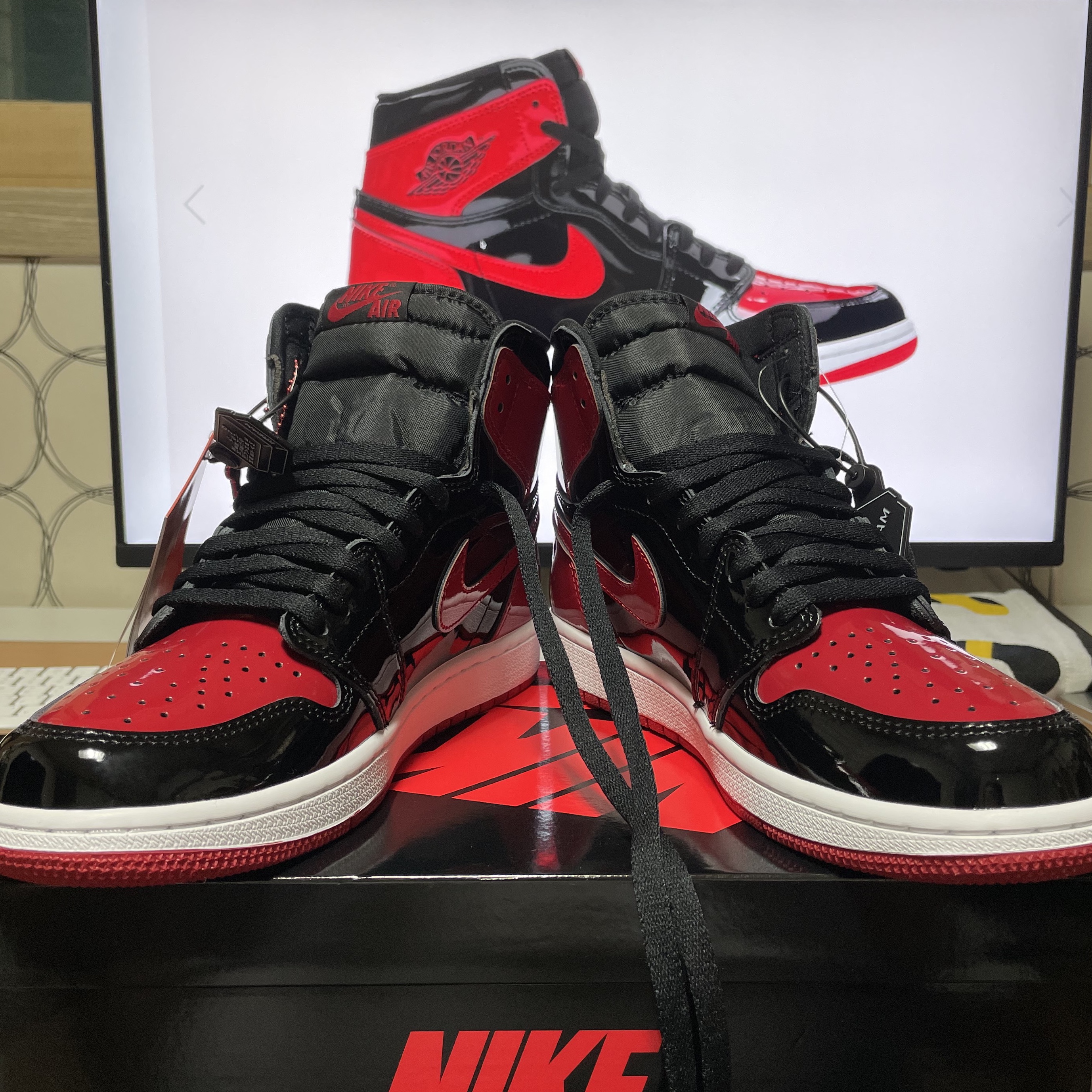 Jordan 1 Retro High OG Patent Bred 착용 스타일 - 1