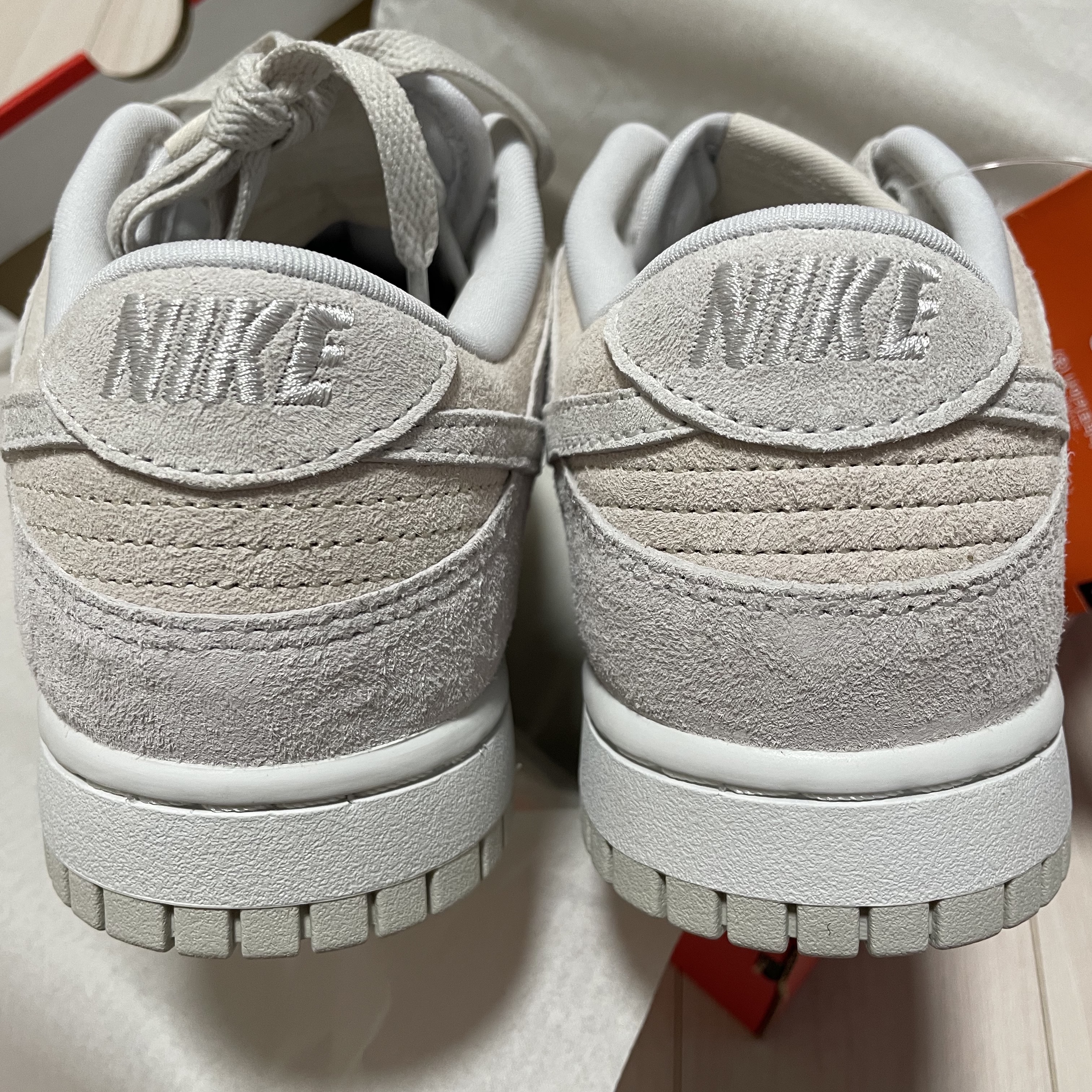 Nike Dunk Low Retro PRM Vast Grey 착용 스타일 - 4