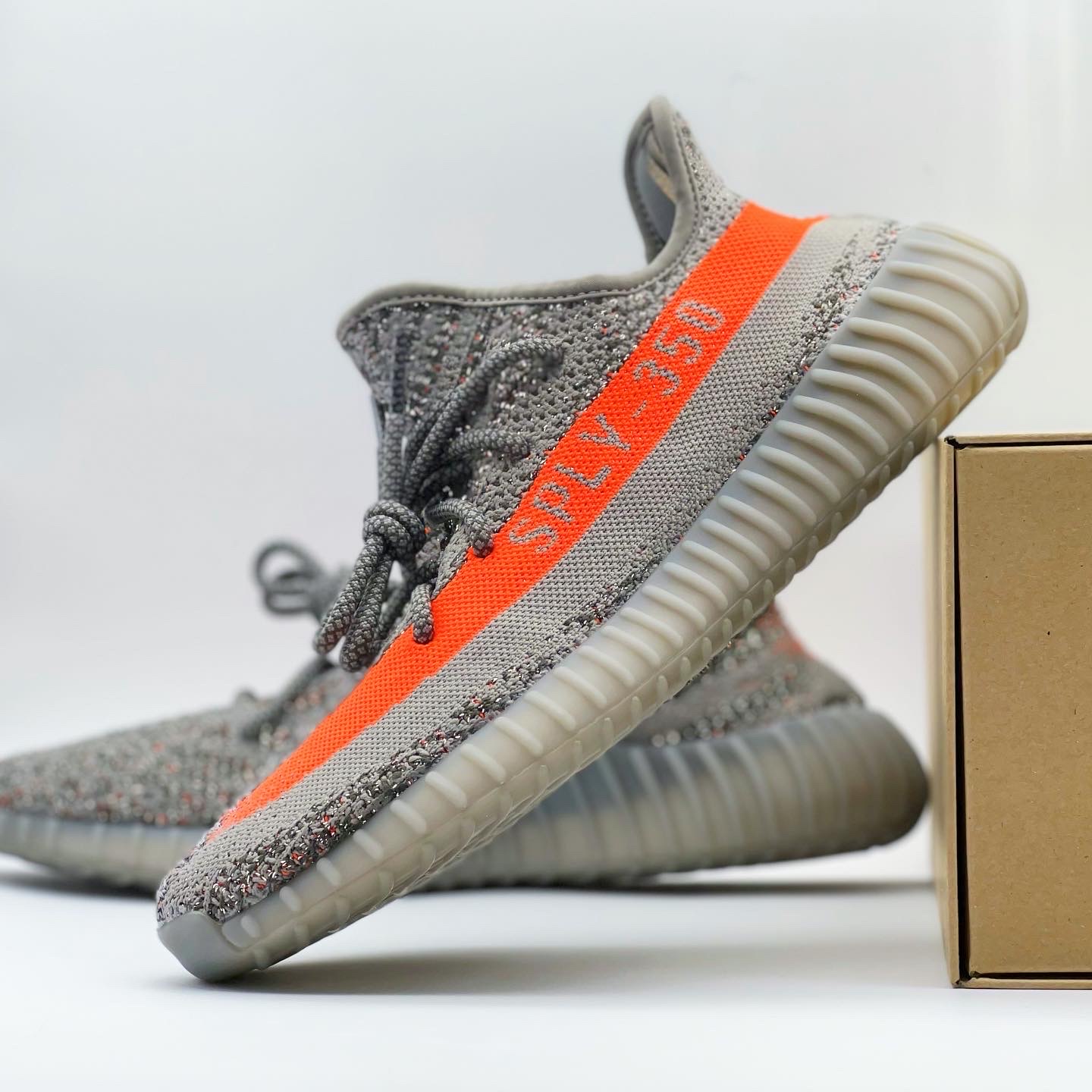 Adidas Yeezy Boost 350 V2 Beluga - Reflective 착용 스타일 - 4