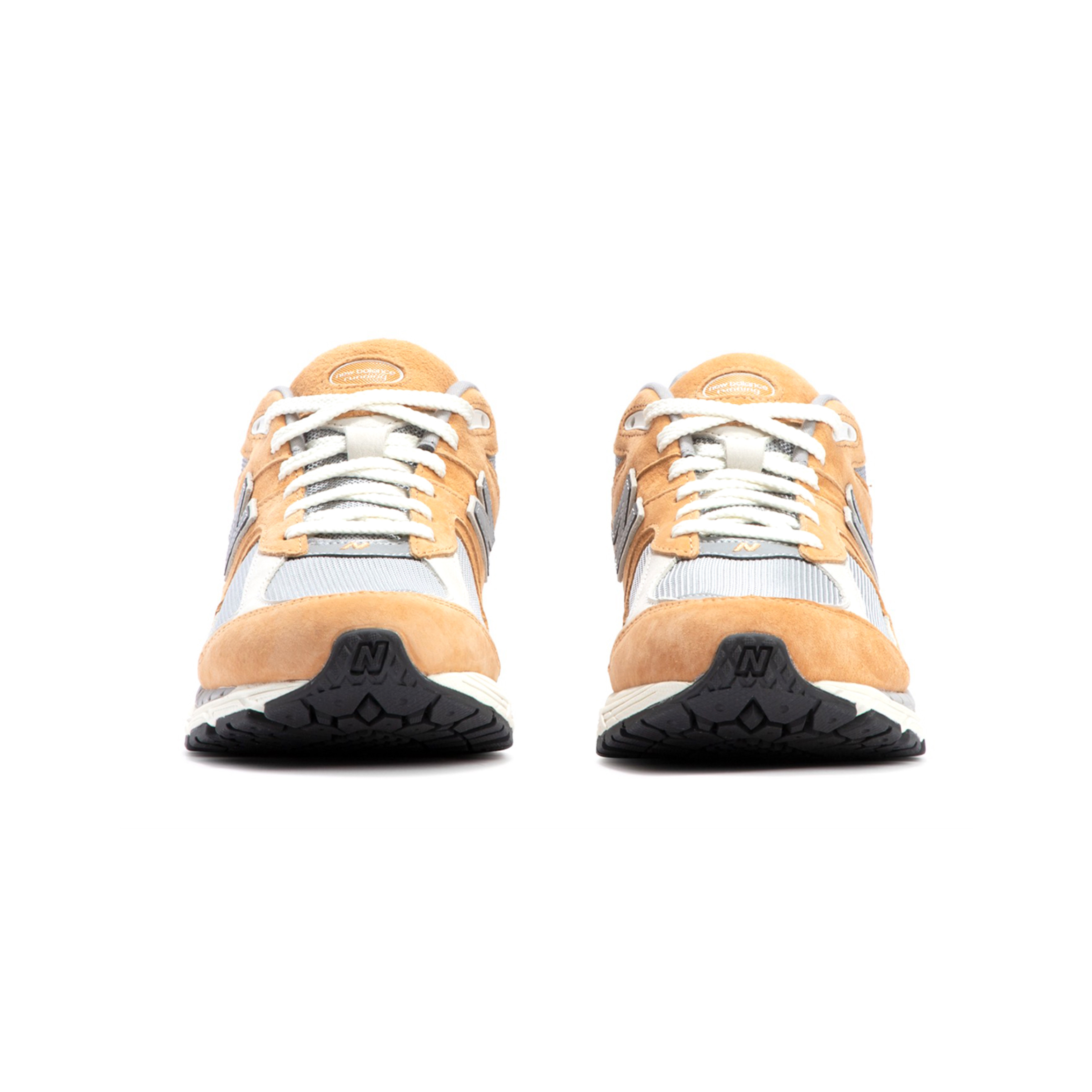 New Balance 2002R Special Vintage Beige 착용 스타일 - 5