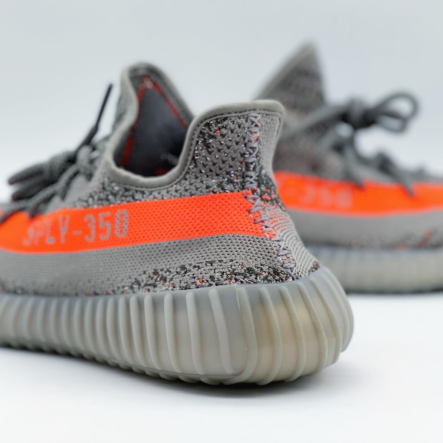 Adidas Yeezy Boost 350 V2 Beluga - Reflective 착용 스타일 - 3