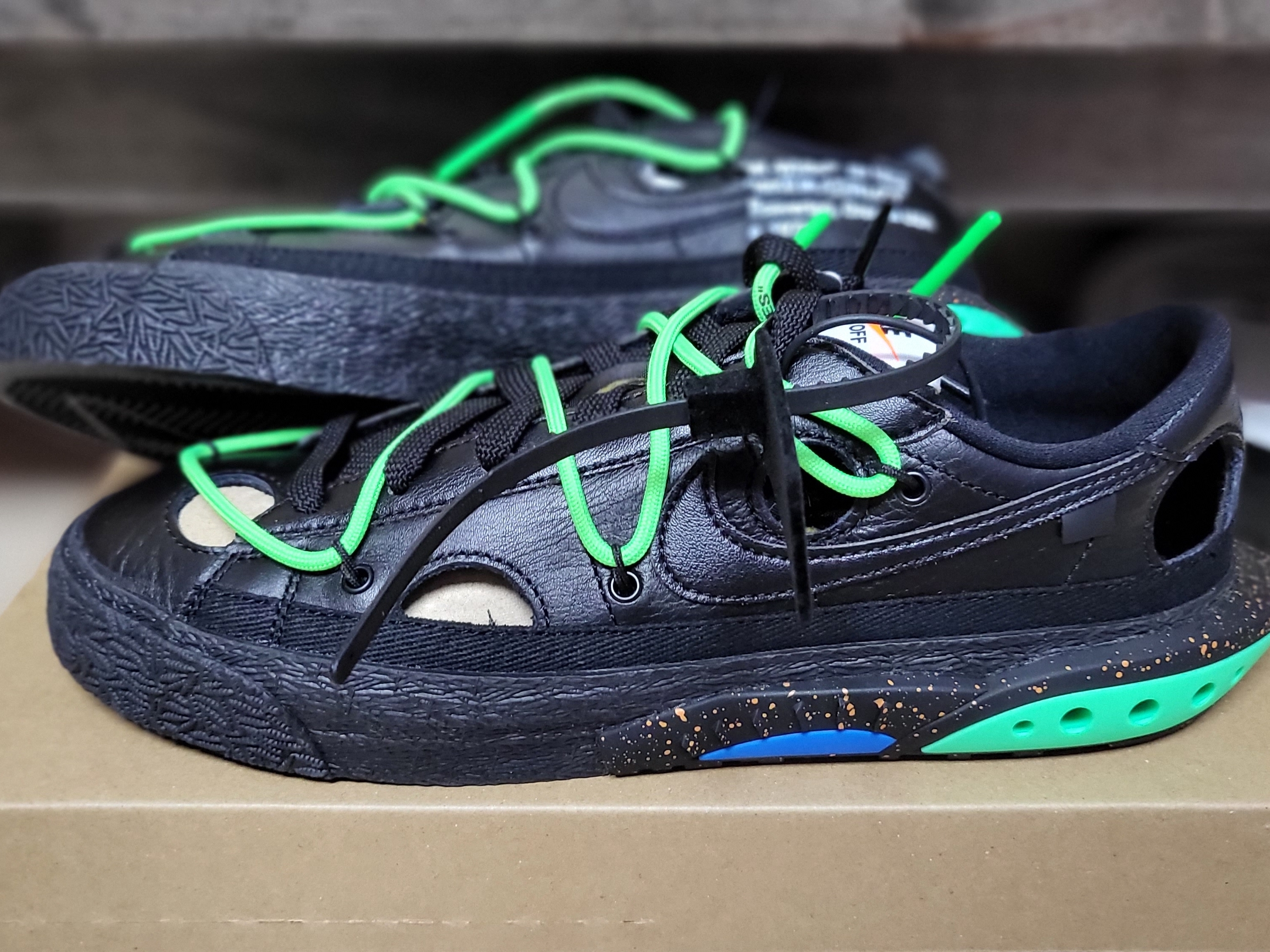 Nike x Off-White Blazer Low '77 Black and Electro Green 착용 스타일 - 4