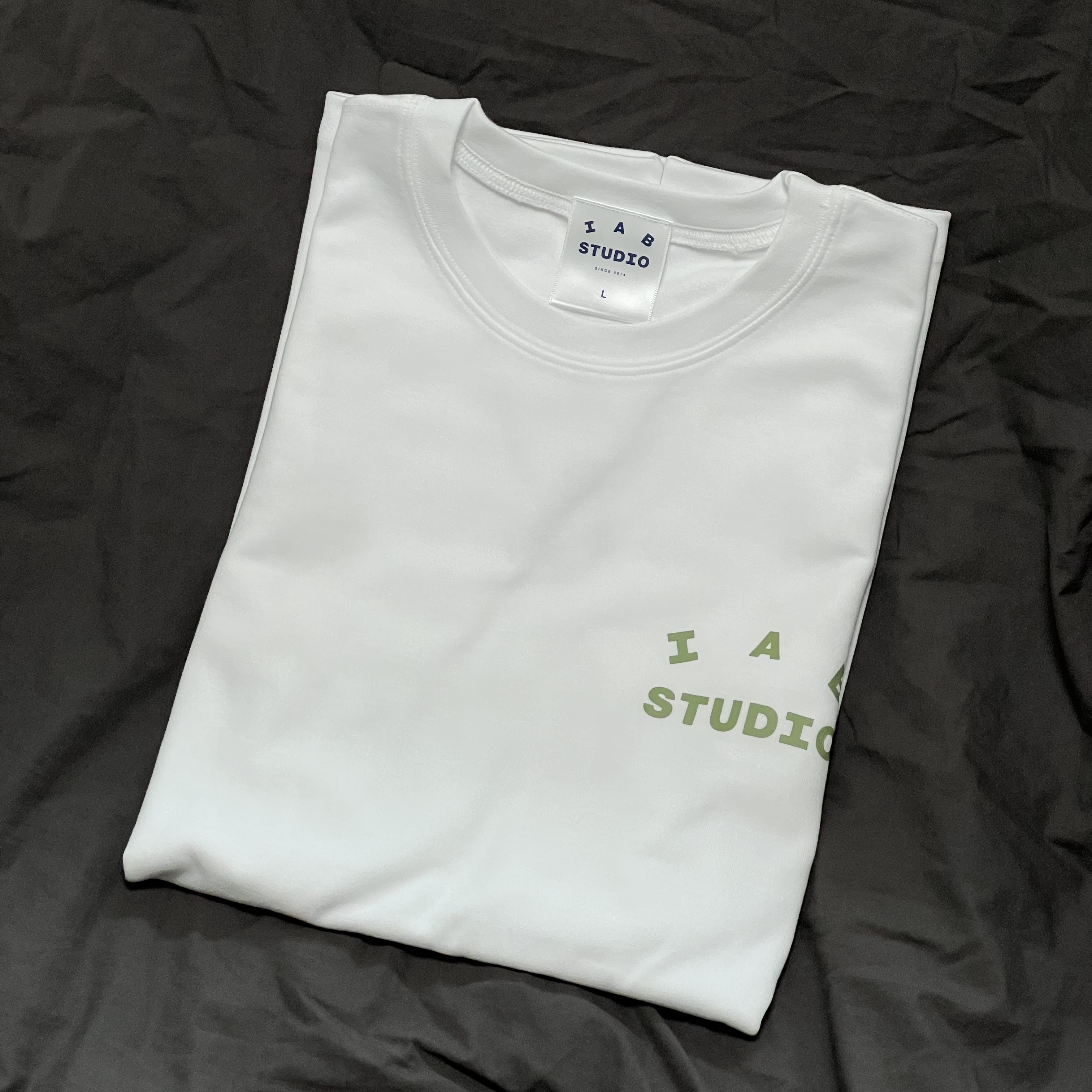IAB Studio T-Shirt White Light Green 착용 스타일