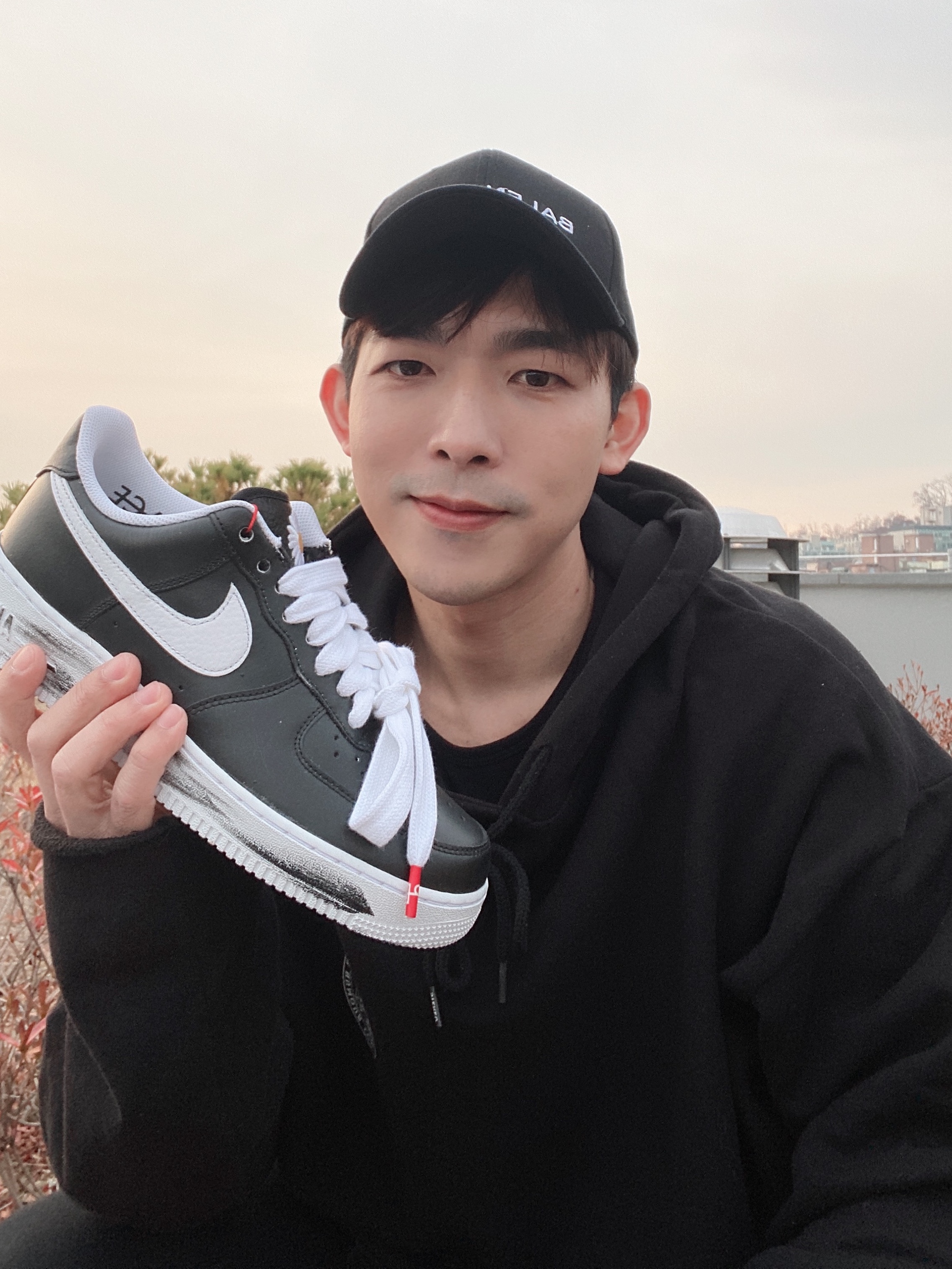 Nike x Peaceminusone Air Force 1 Low Para-Noise 착용 스타일 - 3