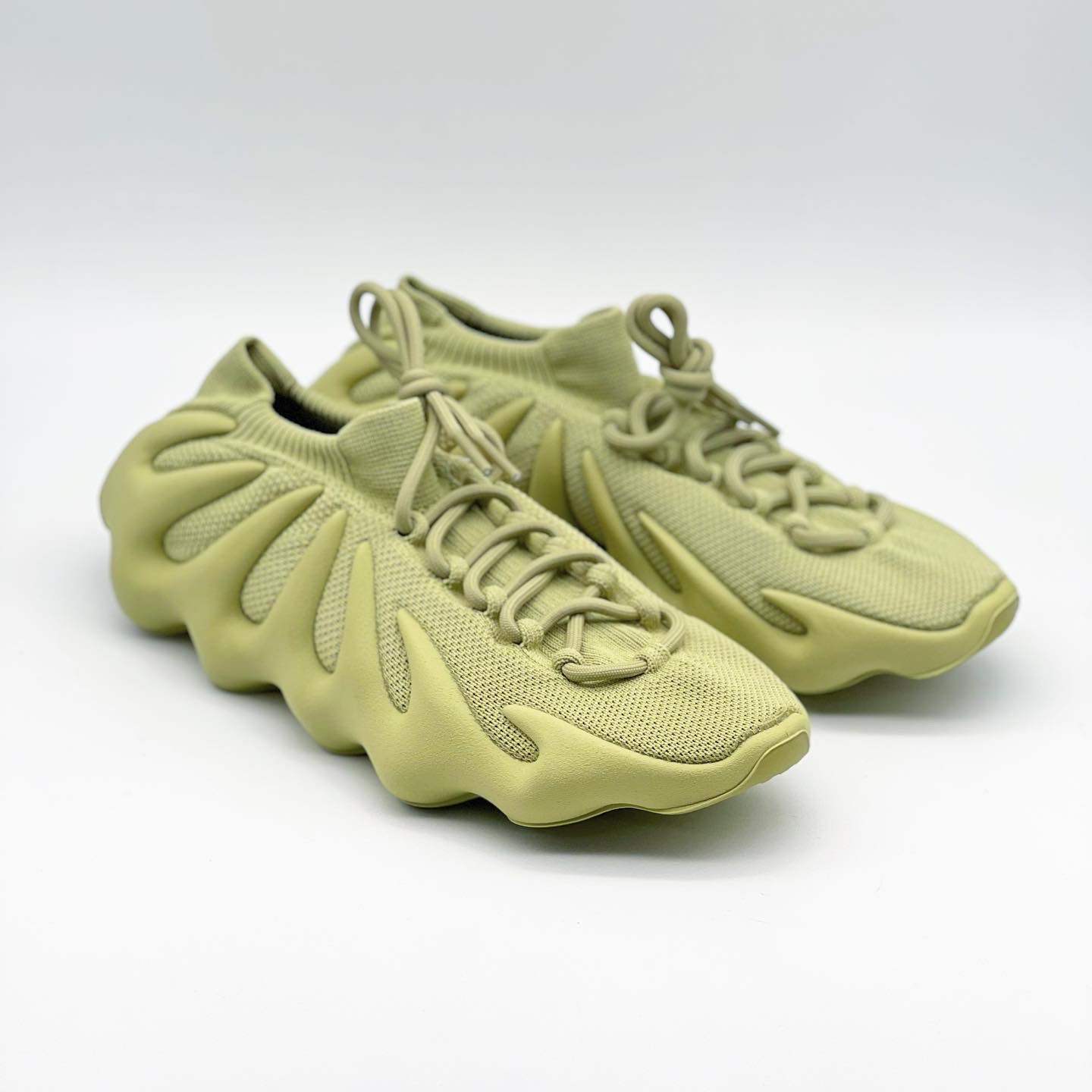 Adidas Yeezy 450 Resin 착용 스타일 - 2