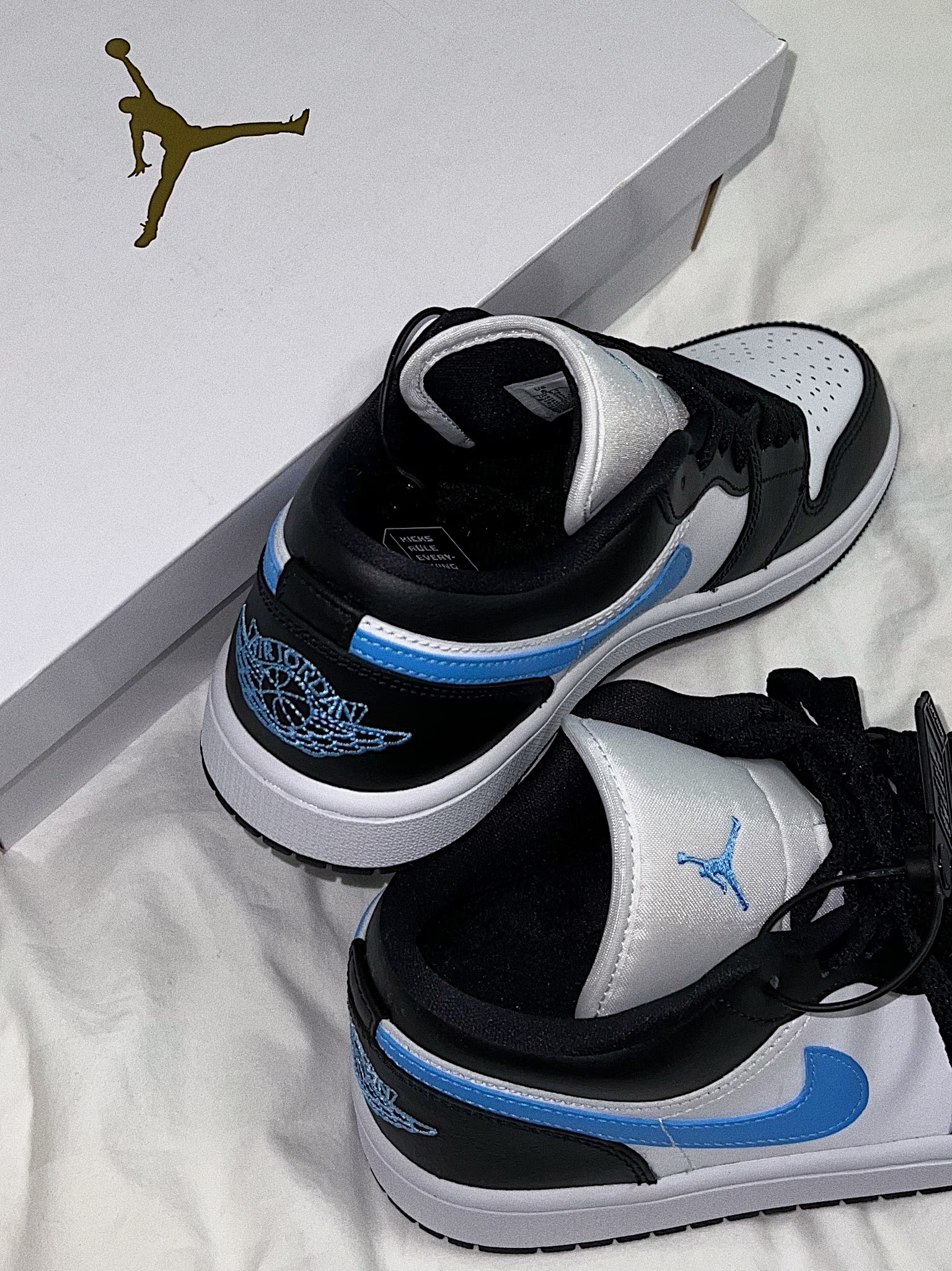 (W) Jordan 1 Low Black University Blue 착용 스타일 - 2