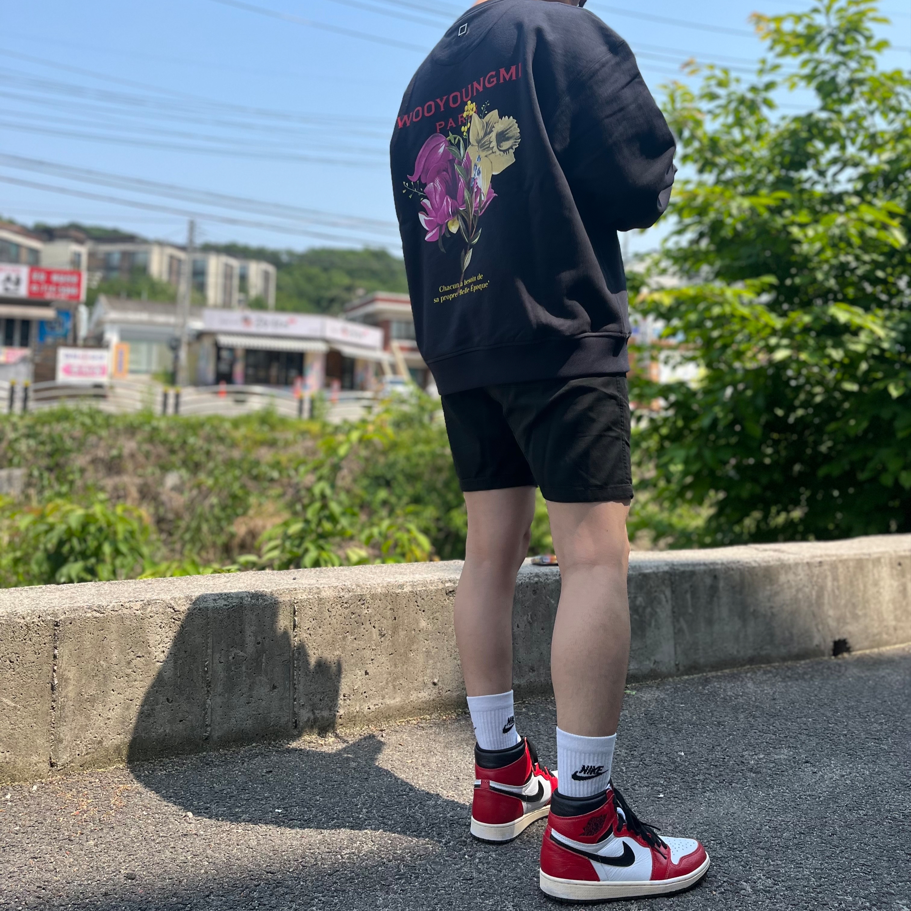 Wooyoungmi Flower Print Back Logo Sweatshirt Navy - 22SS, Jordan 1 Retro High OG Light Fusion Red 착용 스타일